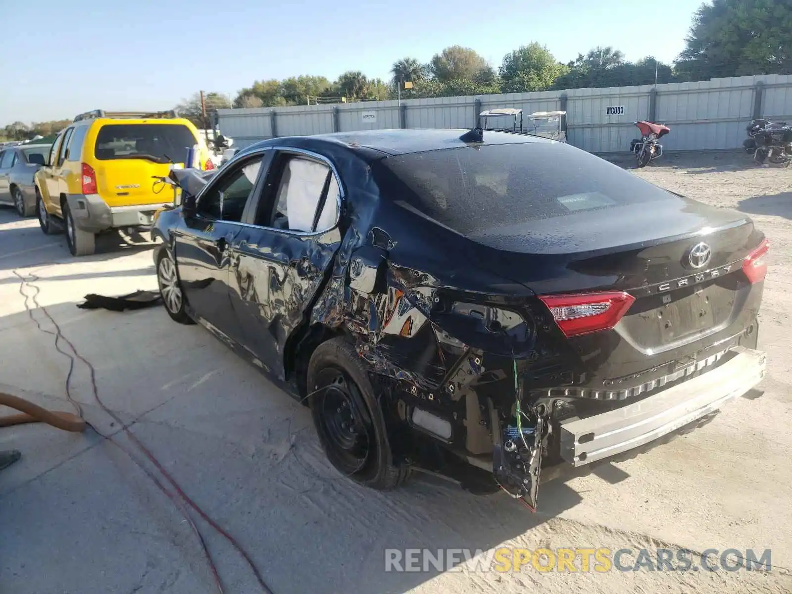 3 Фотография поврежденного автомобиля 4T1A11AK1LU924897 TOYOTA CAMRY 2020