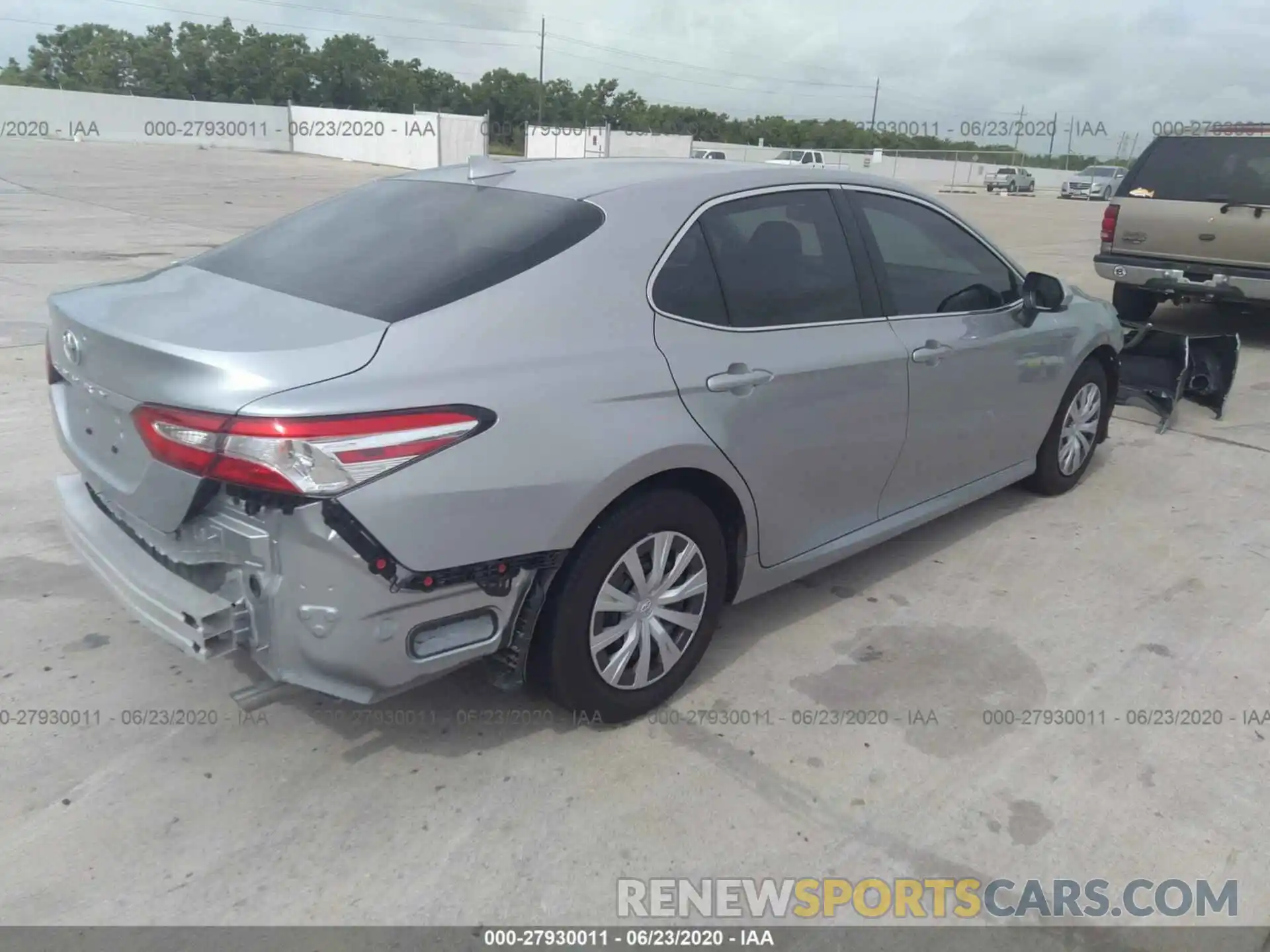 4 Photograph of a damaged car 4T1A11AK2LU858263 TOYOTA CAMRY 2020