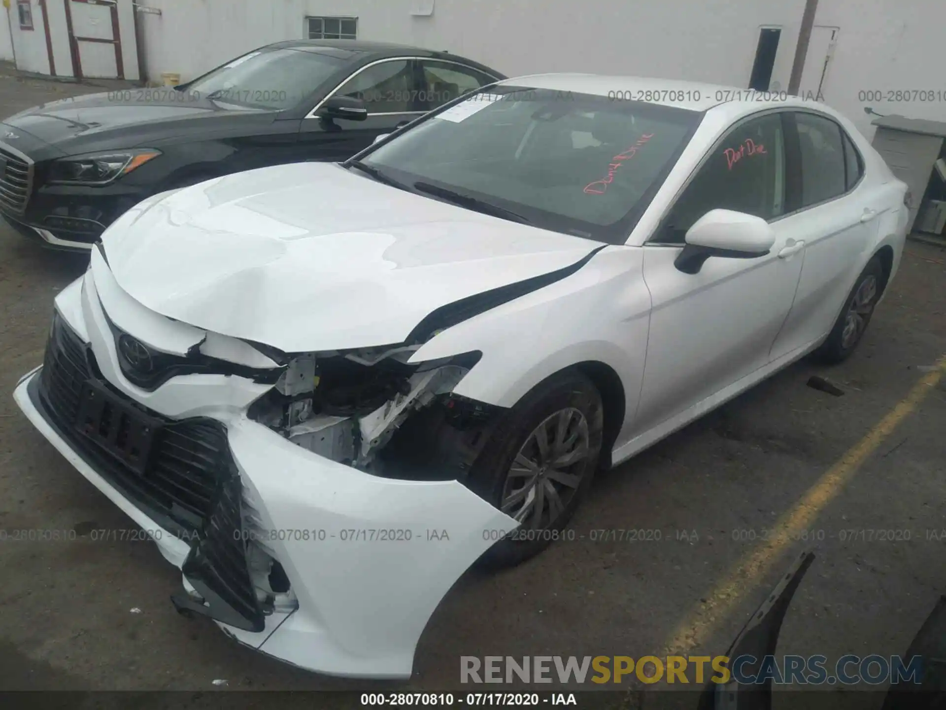 2 Photograph of a damaged car 4T1A11AK2LU919109 TOYOTA CAMRY 2020