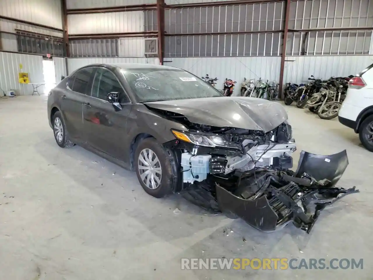 1 Photograph of a damaged car 4T1A11AK4LU919726 TOYOTA CAMRY 2020