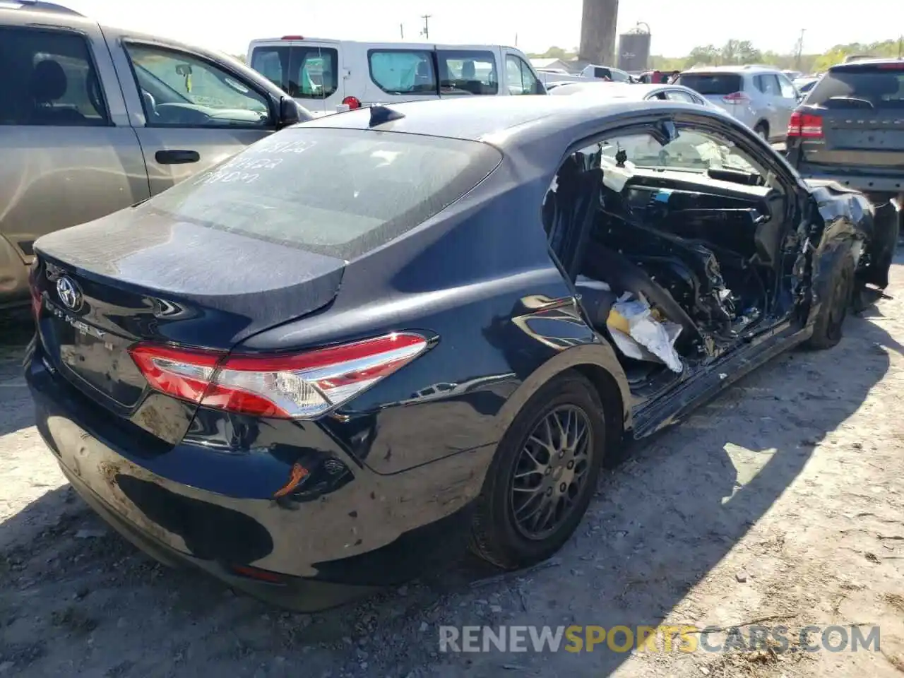 4 Photograph of a damaged car 4T1A11AK5LU944036 TOYOTA CAMRY 2020