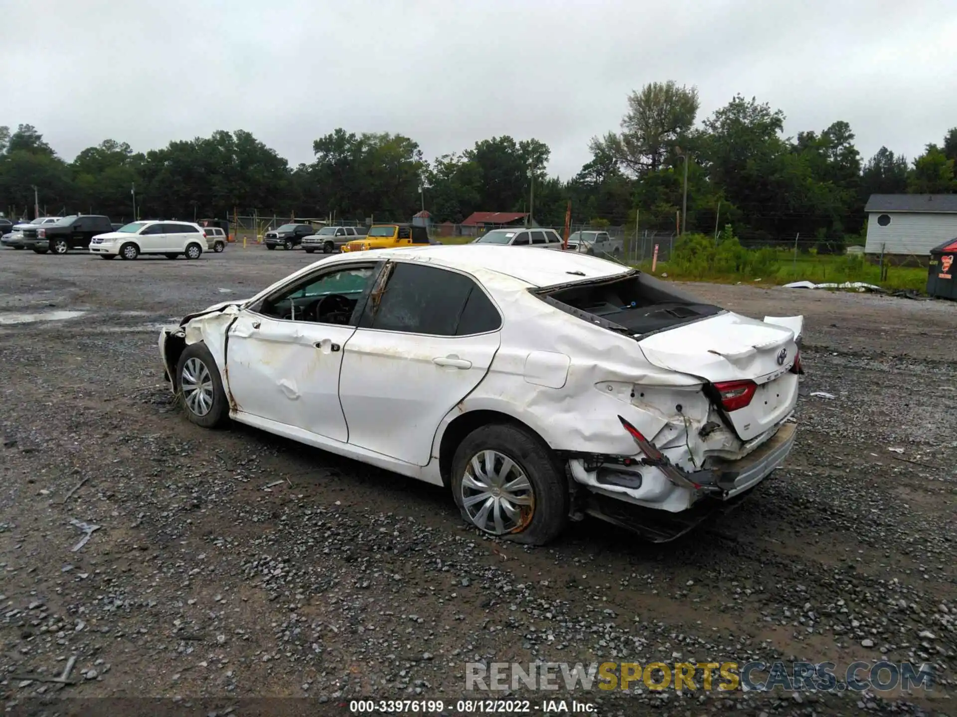 3 Photograph of a damaged car 4T1A11AK6LU940920 TOYOTA CAMRY 2020