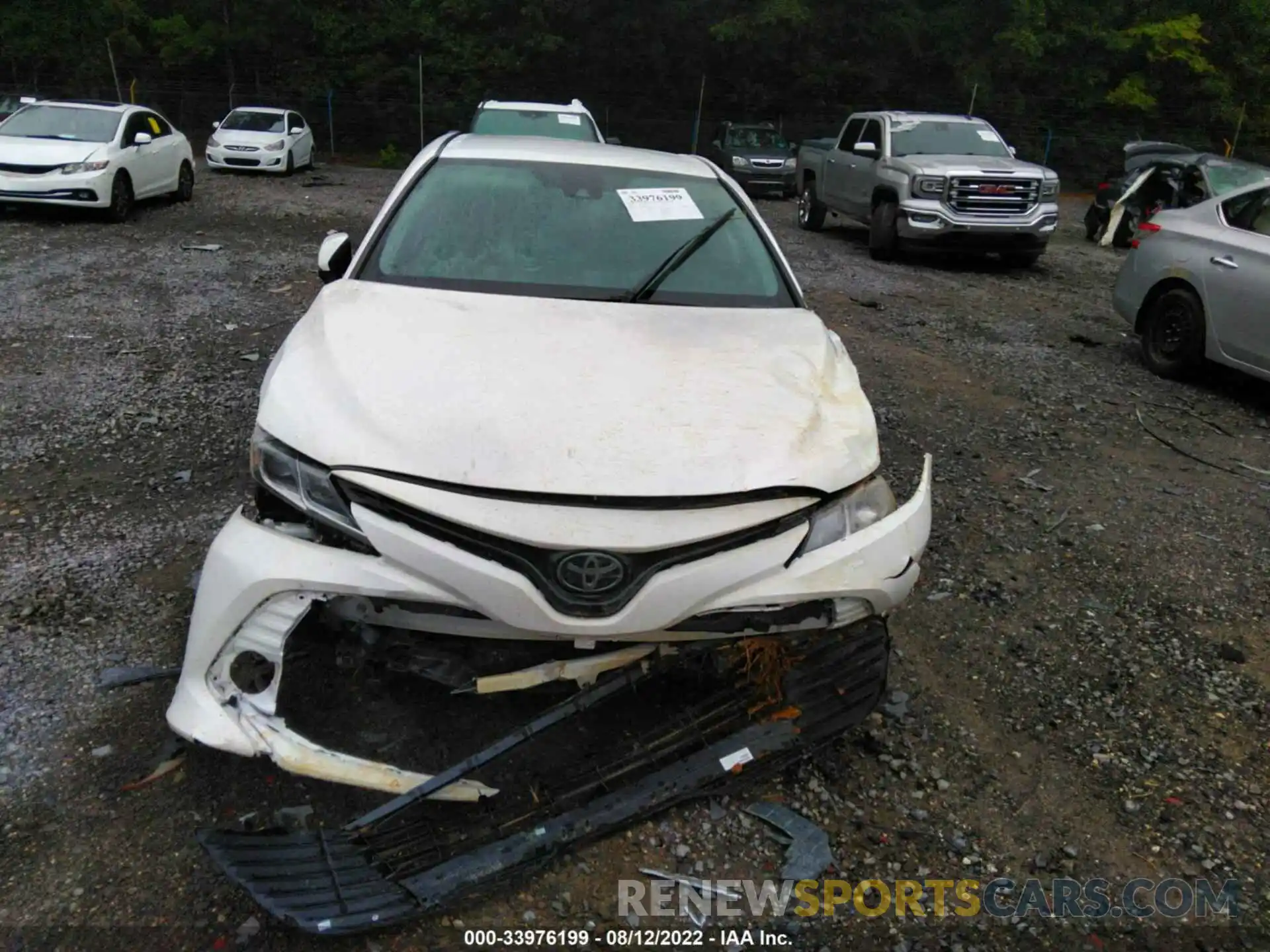 6 Photograph of a damaged car 4T1A11AK6LU940920 TOYOTA CAMRY 2020