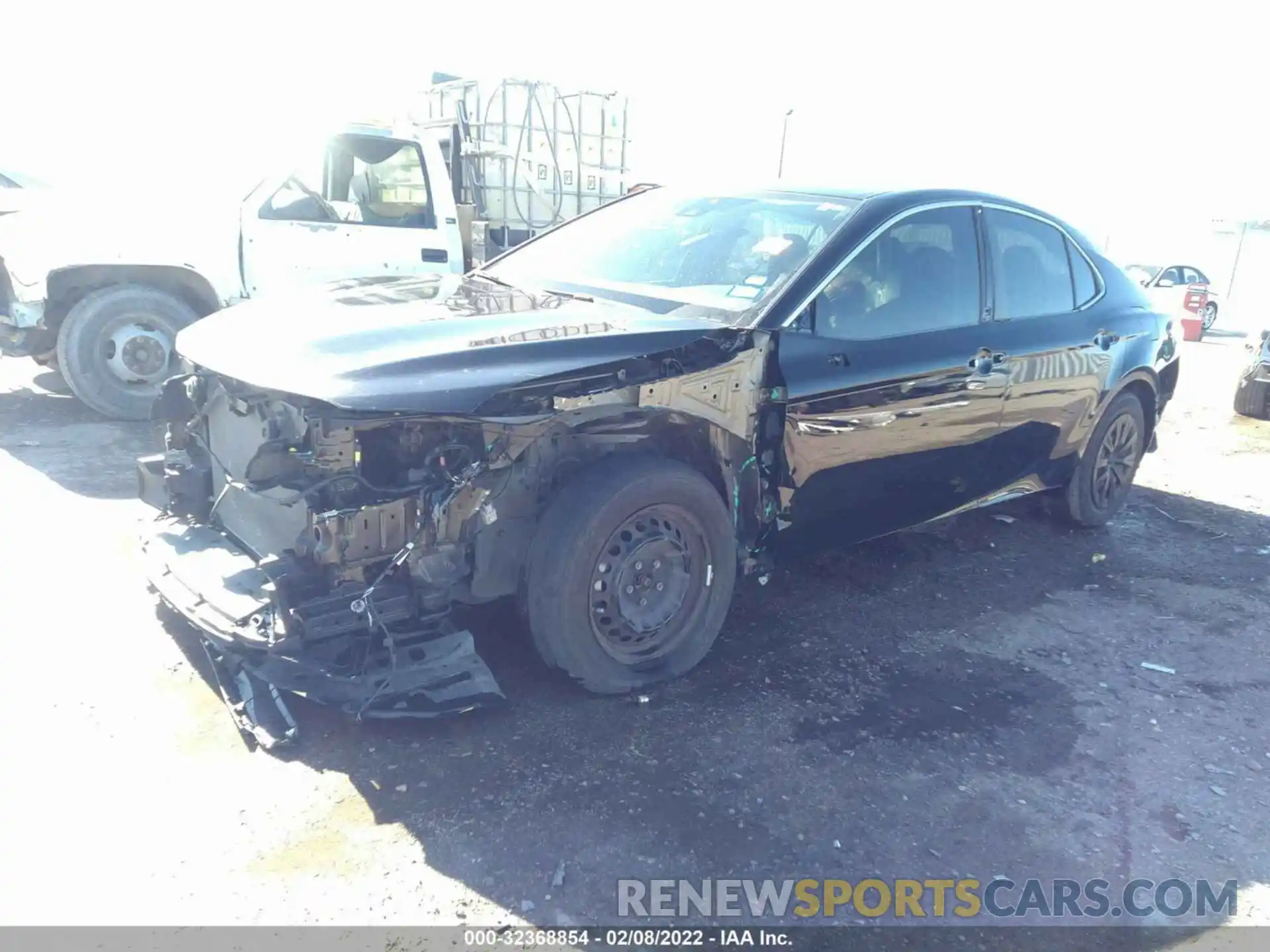 2 Photograph of a damaged car 4T1A11AK7LU870327 TOYOTA CAMRY 2020