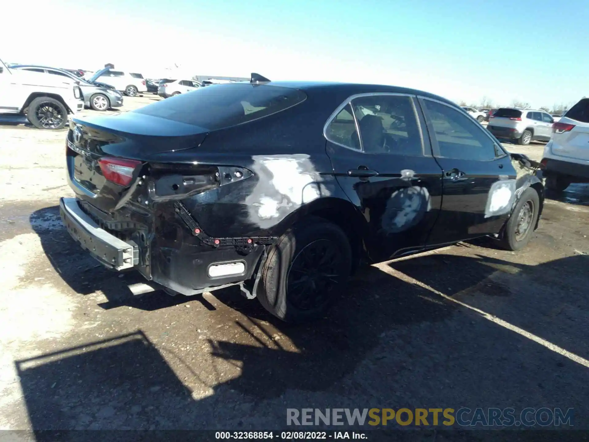 4 Photograph of a damaged car 4T1A11AK7LU870327 TOYOTA CAMRY 2020