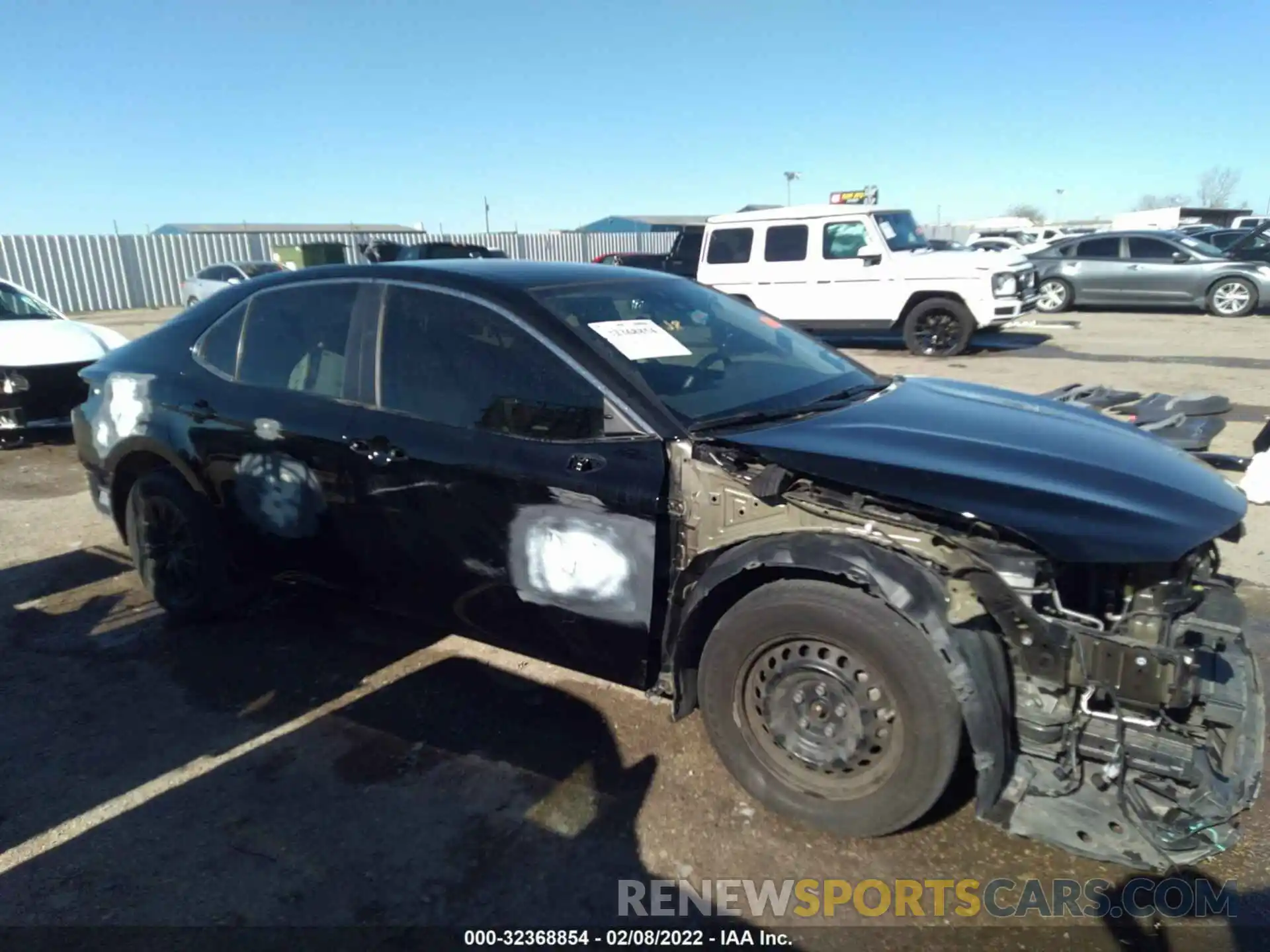 6 Photograph of a damaged car 4T1A11AK7LU870327 TOYOTA CAMRY 2020