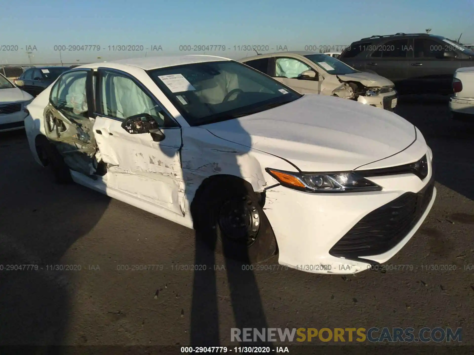 1 Photograph of a damaged car 4T1A11AK7LU961758 TOYOTA CAMRY 2020