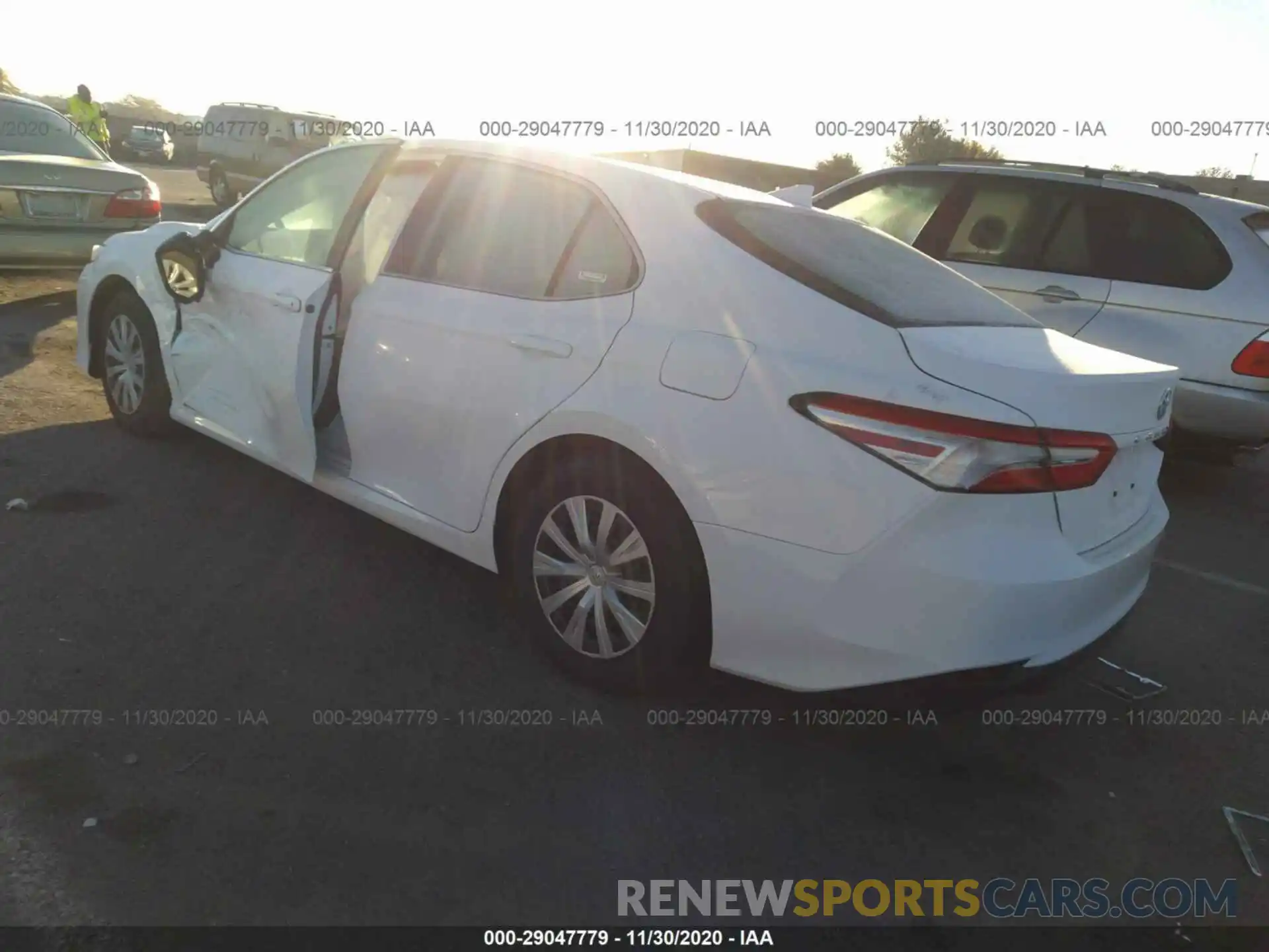 3 Photograph of a damaged car 4T1A11AK7LU961758 TOYOTA CAMRY 2020