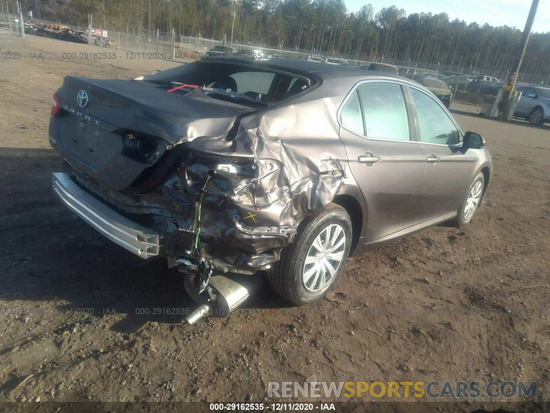 4 Photograph of a damaged car 4T1A11AK7LU976499 TOYOTA CAMRY 2020