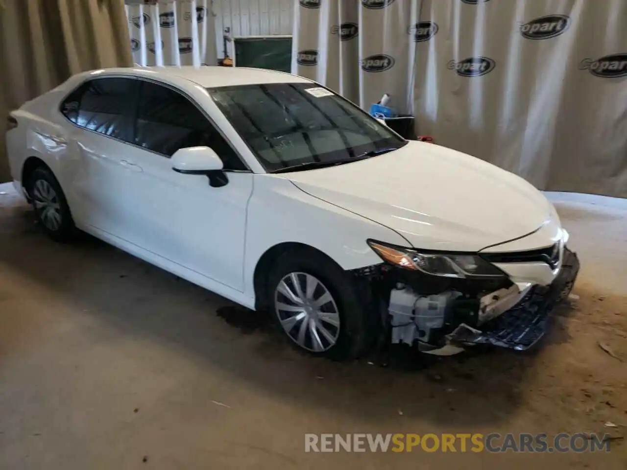 1 Photograph of a damaged car 4T1A11AK9LU864402 TOYOTA CAMRY 2020