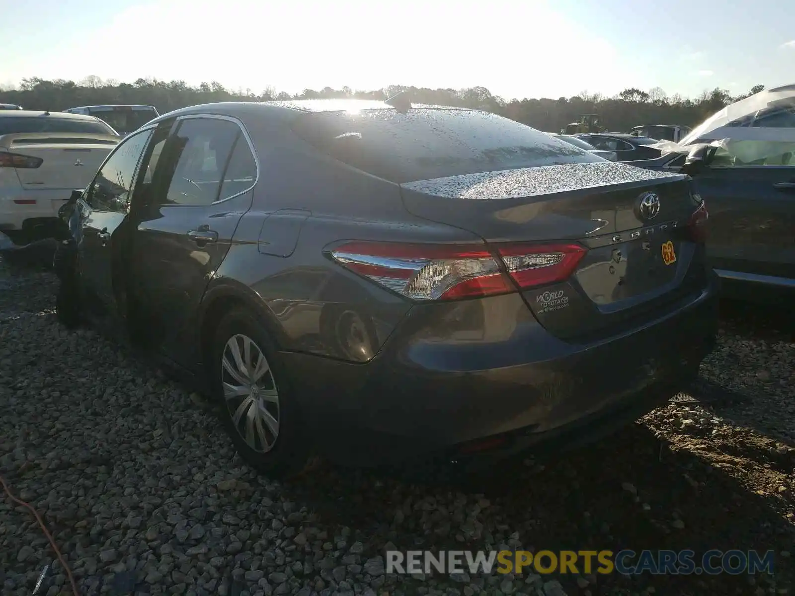 3 Photograph of a damaged car 4T1A11AK9LU962202 TOYOTA CAMRY 2020