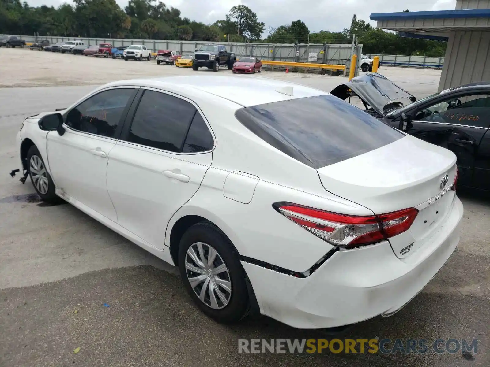 3 Photograph of a damaged car 4T1A11AKXLU891446 TOYOTA CAMRY 2020