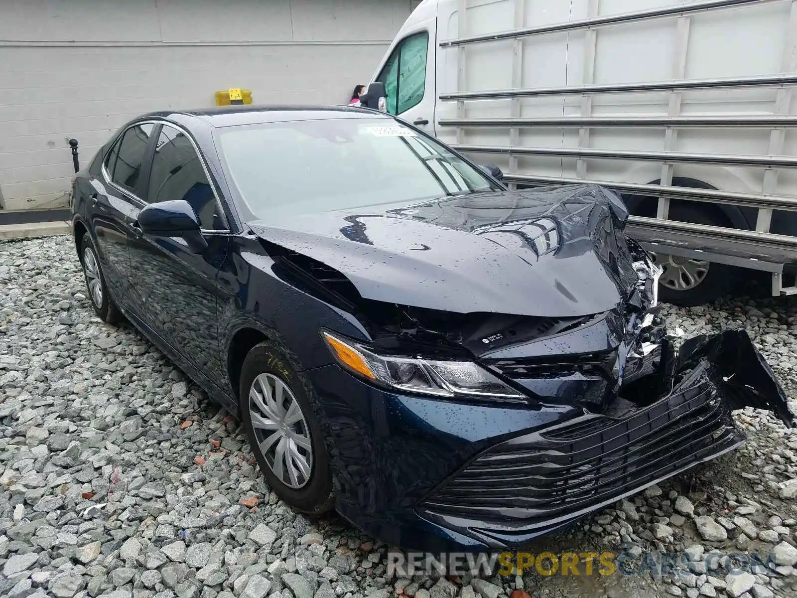 1 Photograph of a damaged car 4T1A11AKXLU975539 TOYOTA CAMRY 2020