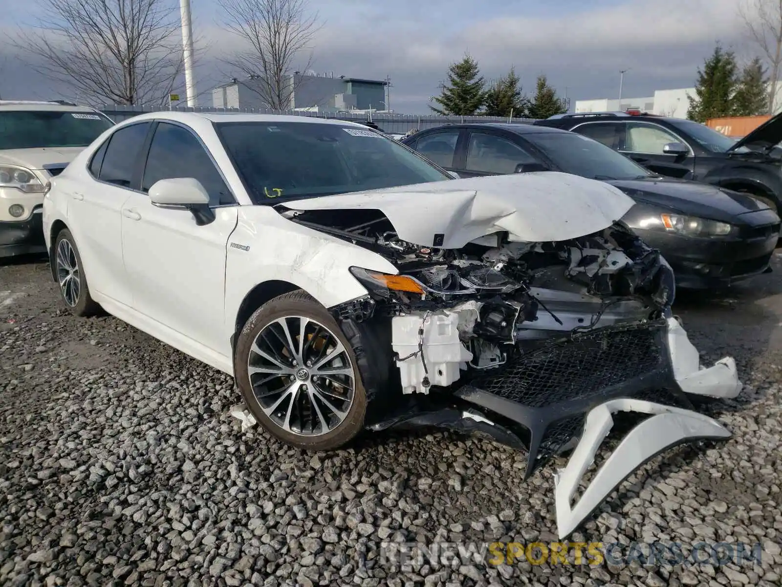 1 Photograph of a damaged car 4T1B21HK2LU522202 TOYOTA CAMRY 2020