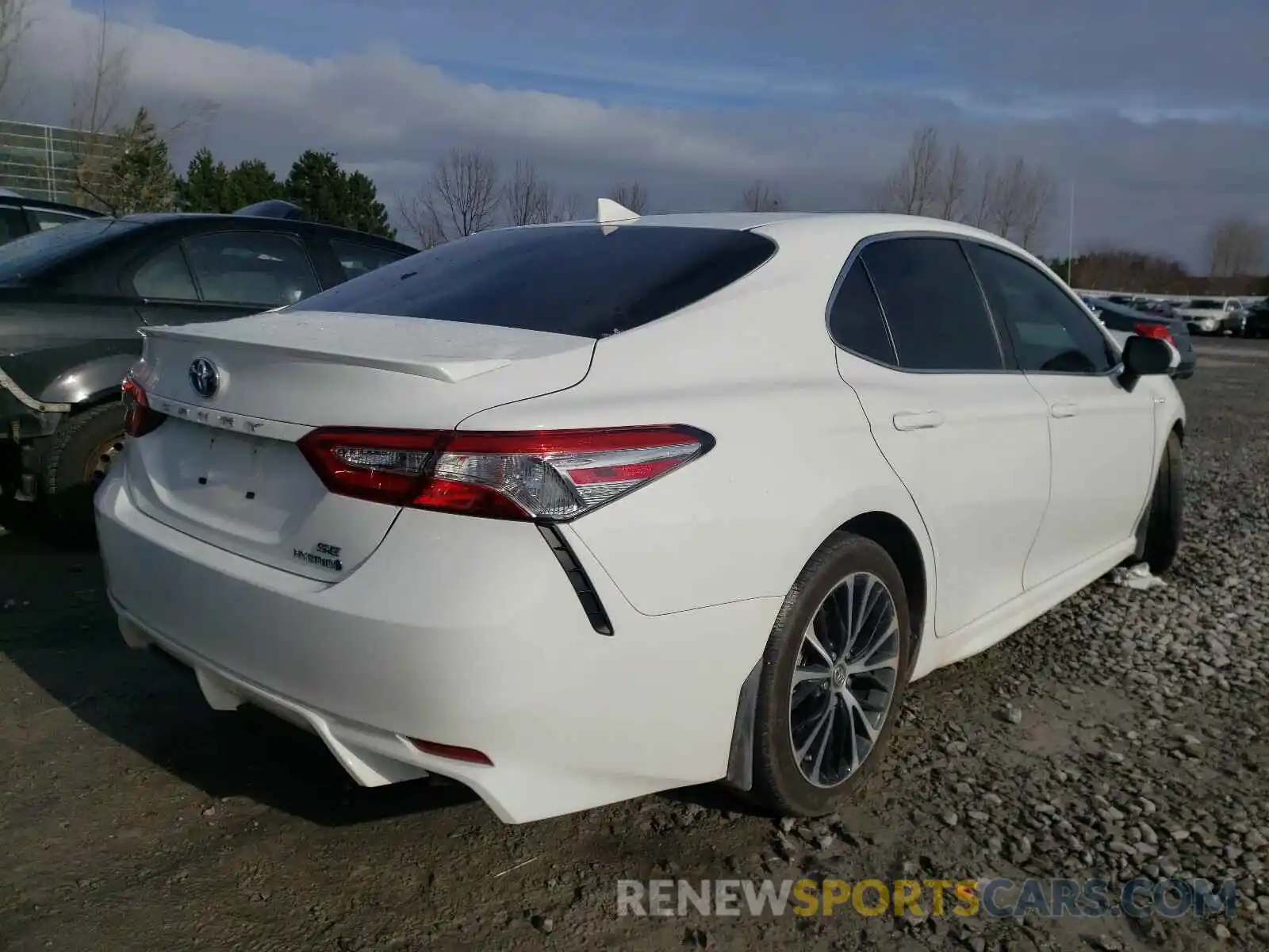 4 Photograph of a damaged car 4T1B21HK2LU522202 TOYOTA CAMRY 2020