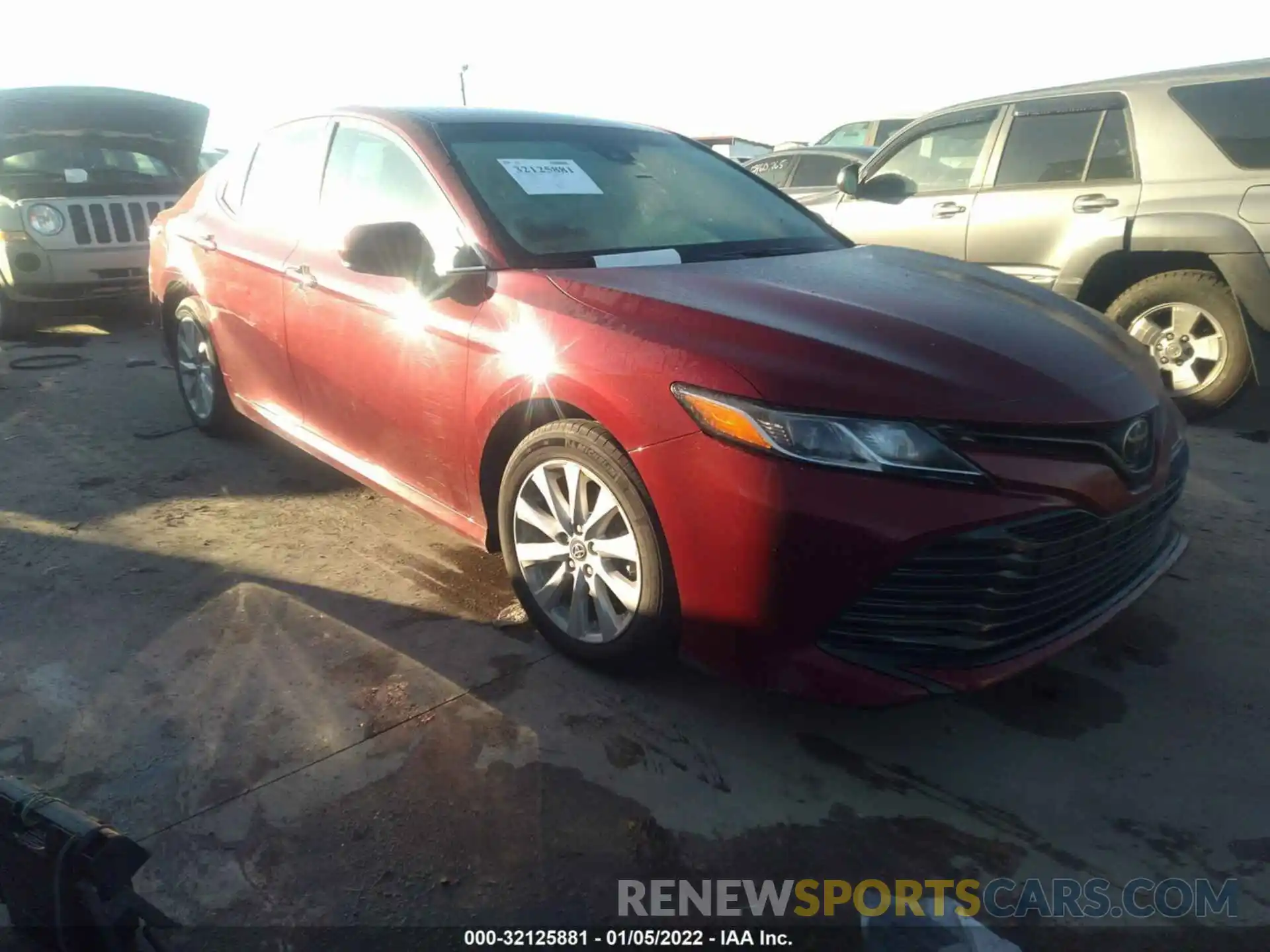 1 Photograph of a damaged car 4T1C11AK0LU305393 TOYOTA CAMRY 2020