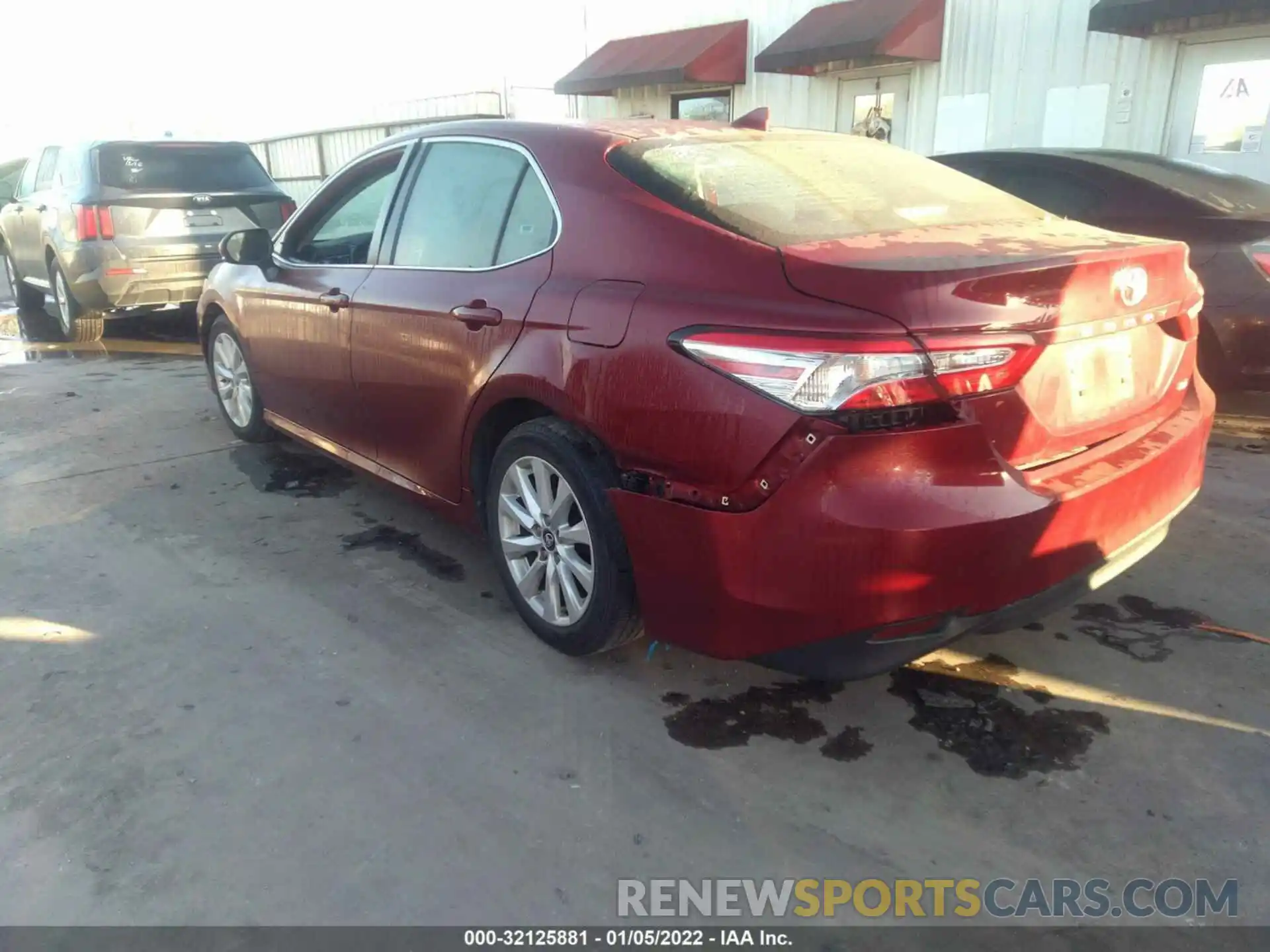 3 Photograph of a damaged car 4T1C11AK0LU305393 TOYOTA CAMRY 2020