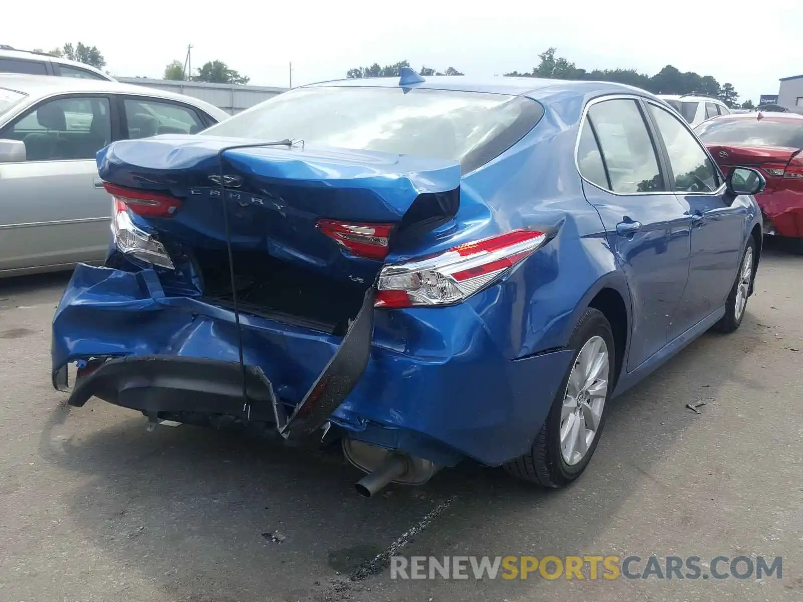 4 Photograph of a damaged car 4T1C11AK0LU308617 TOYOTA CAMRY 2020