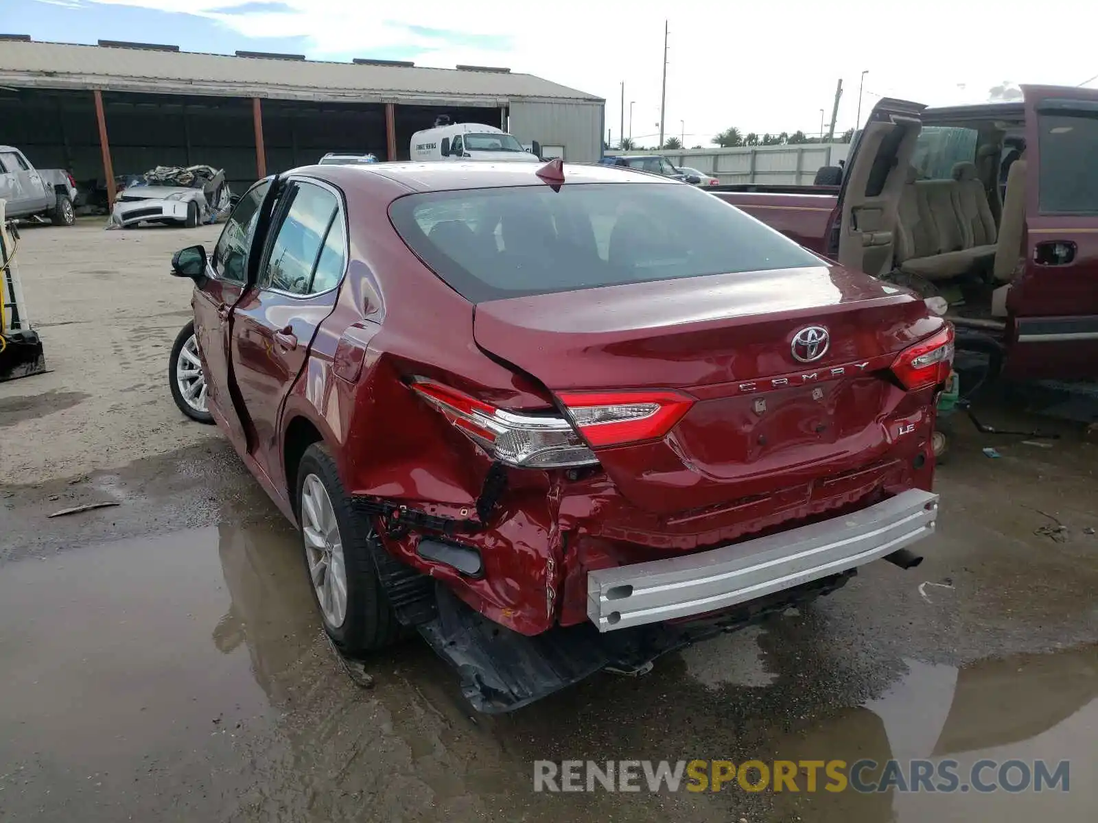 3 Photograph of a damaged car 4T1C11AK0LU316202 TOYOTA CAMRY 2020