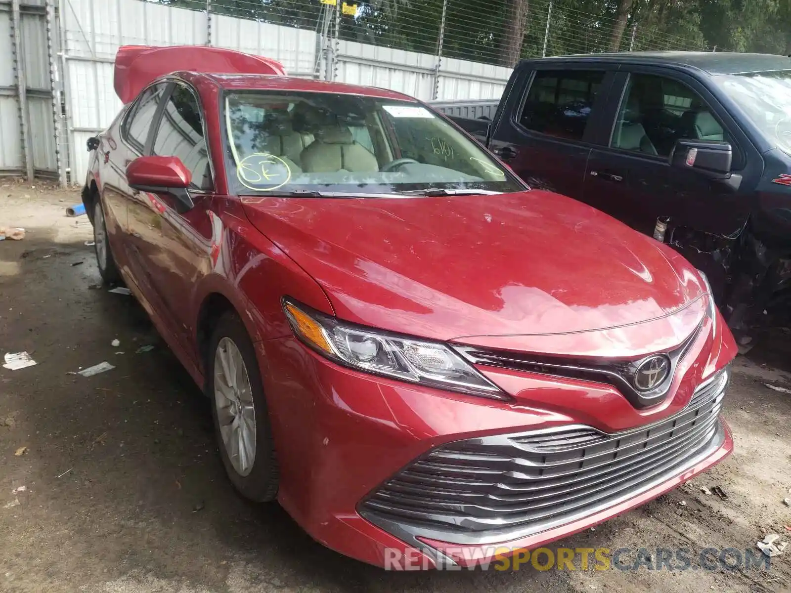 1 Photograph of a damaged car 4T1C11AK0LU323716 TOYOTA CAMRY 2020