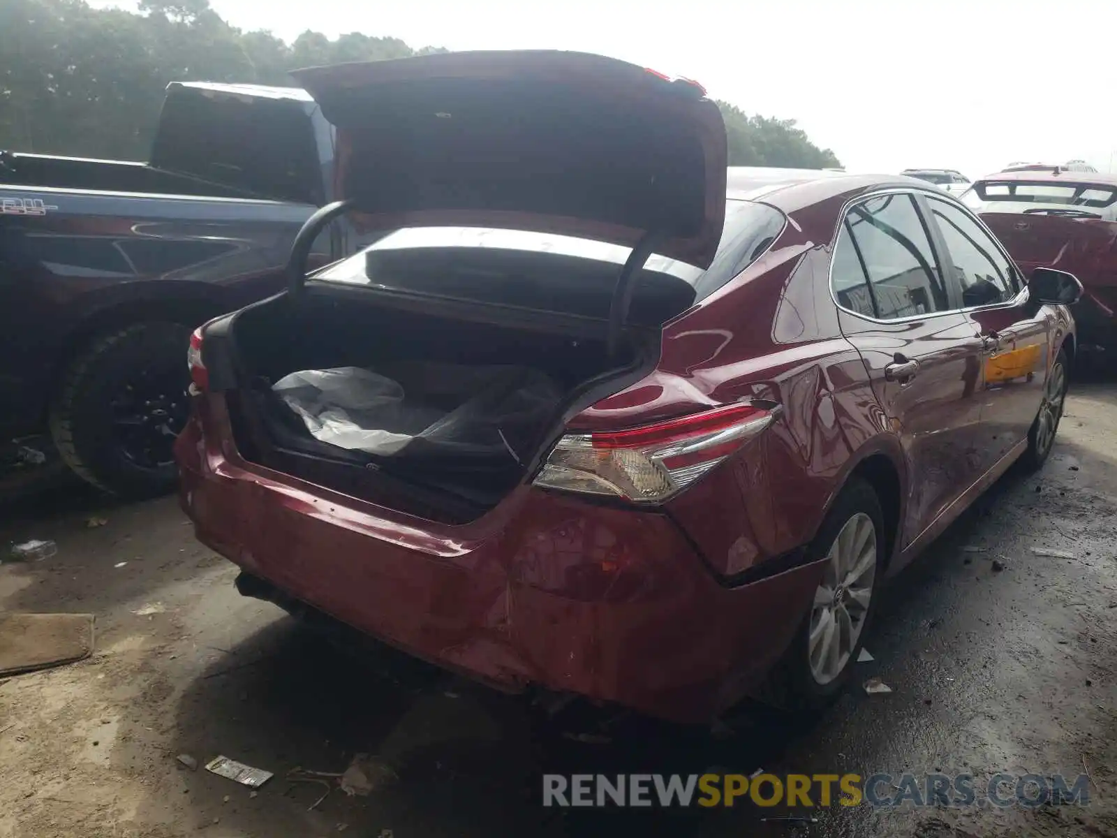 4 Photograph of a damaged car 4T1C11AK0LU323716 TOYOTA CAMRY 2020