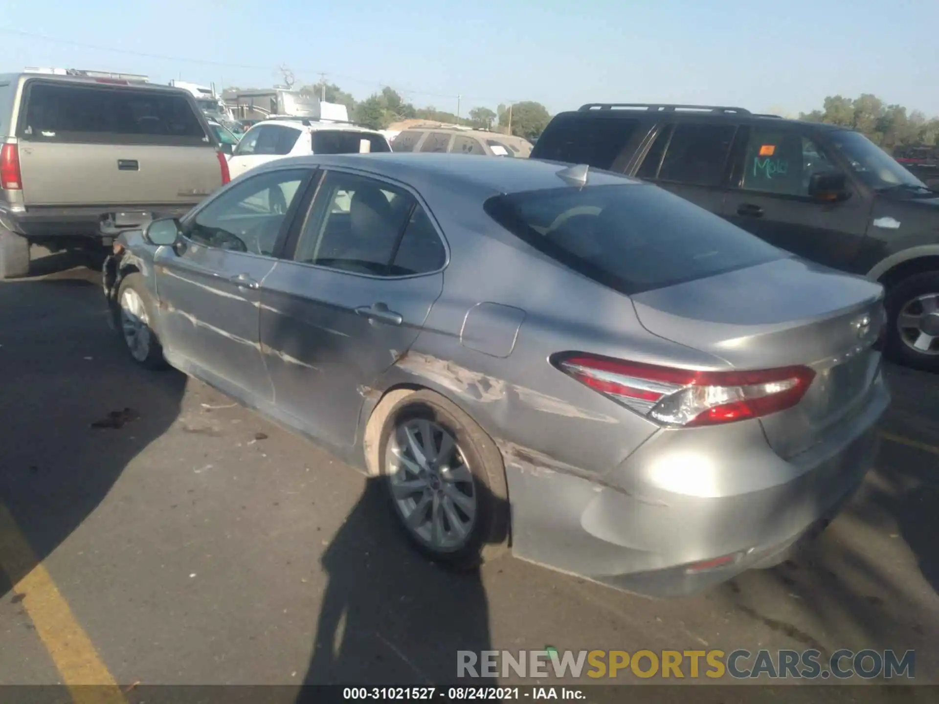 3 Photograph of a damaged car 4T1C11AK0LU327152 TOYOTA CAMRY 2020