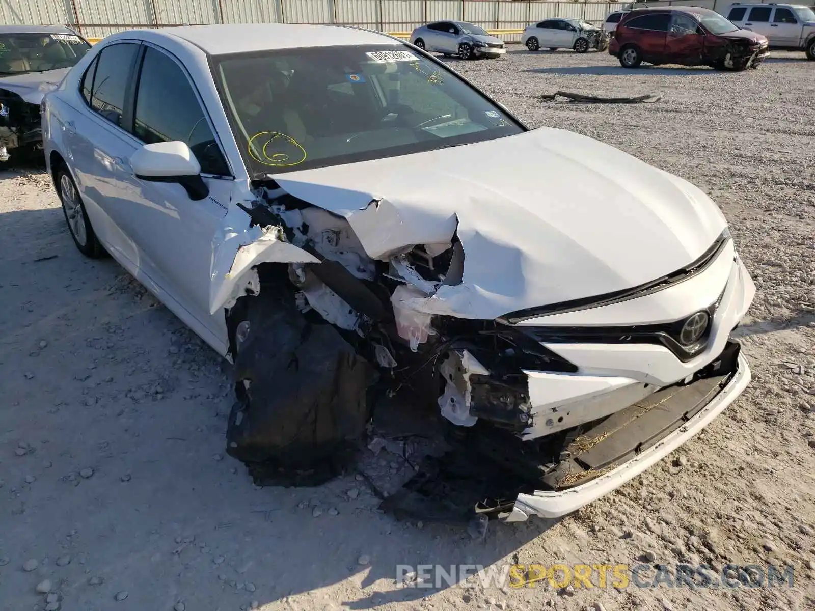 1 Photograph of a damaged car 4T1C11AK0LU327331 TOYOTA CAMRY 2020