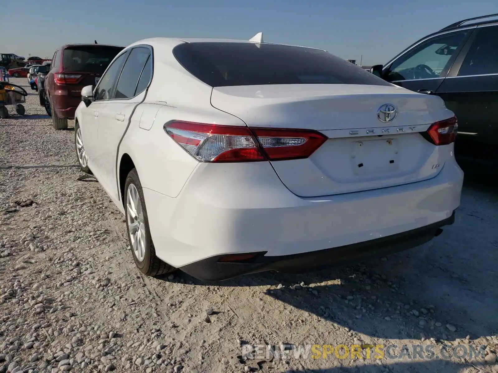 3 Photograph of a damaged car 4T1C11AK0LU327331 TOYOTA CAMRY 2020