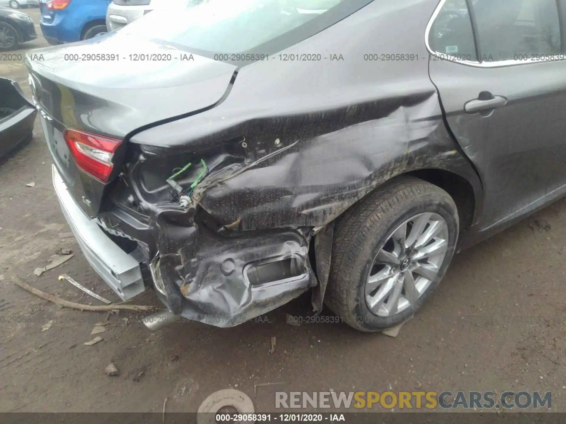 6 Photograph of a damaged car 4T1C11AK0LU345473 TOYOTA CAMRY 2020