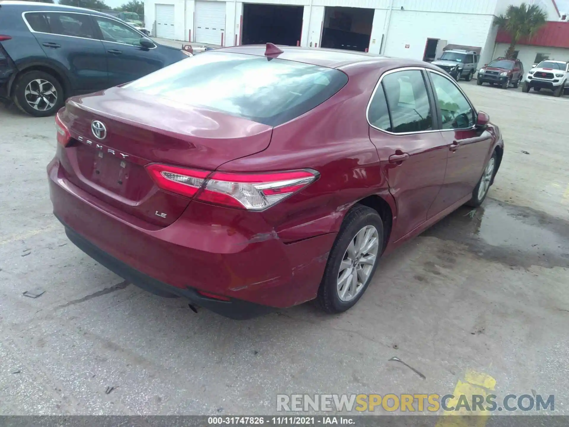 4 Photograph of a damaged car 4T1C11AK0LU348342 TOYOTA CAMRY 2020