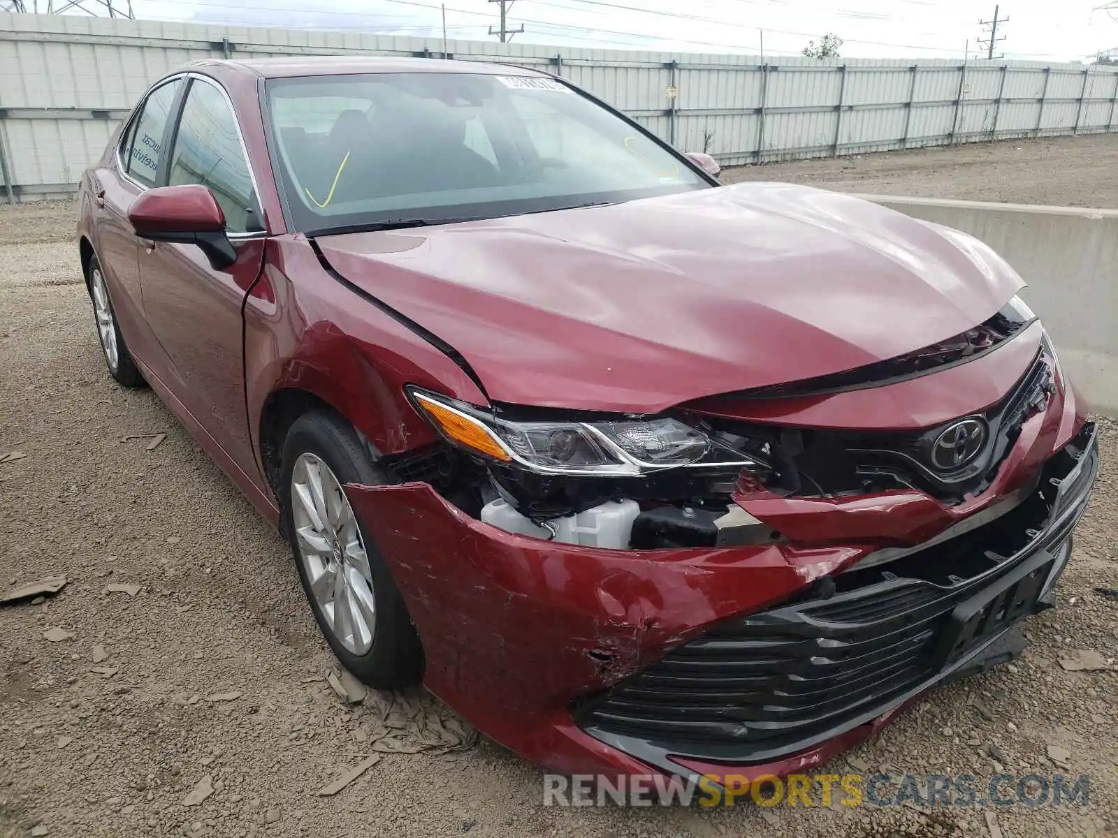 1 Photograph of a damaged car 4T1C11AK0LU351113 TOYOTA CAMRY 2020