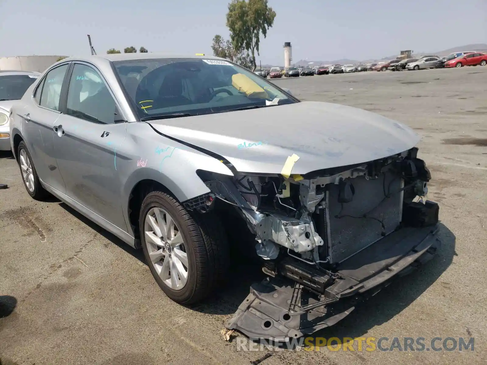 1 Photograph of a damaged car 4T1C11AK0LU354075 TOYOTA CAMRY 2020