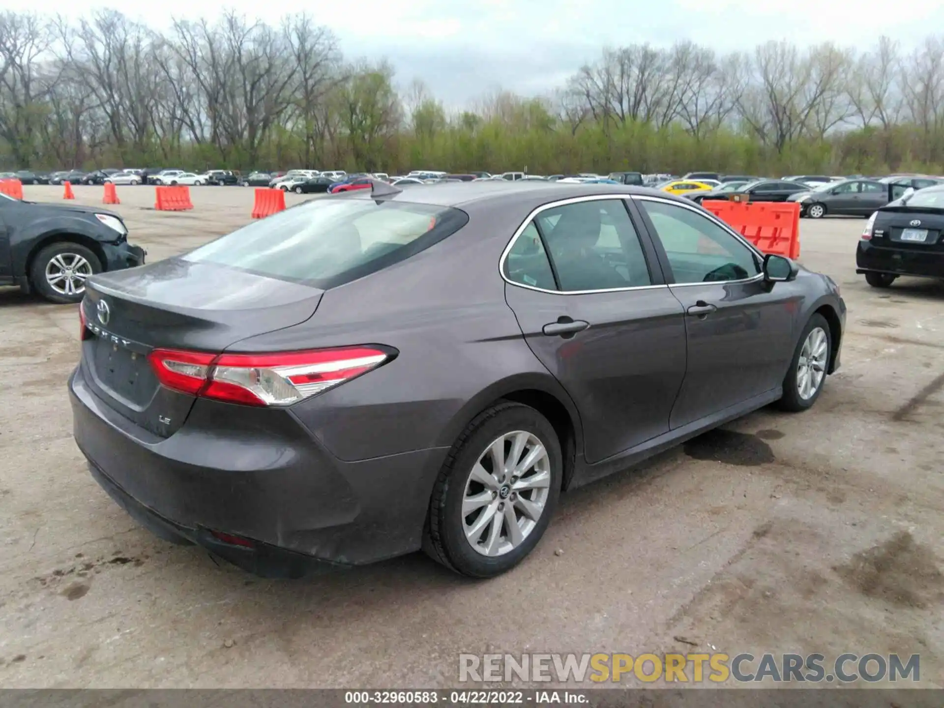 4 Photograph of a damaged car 4T1C11AK0LU356442 TOYOTA CAMRY 2020