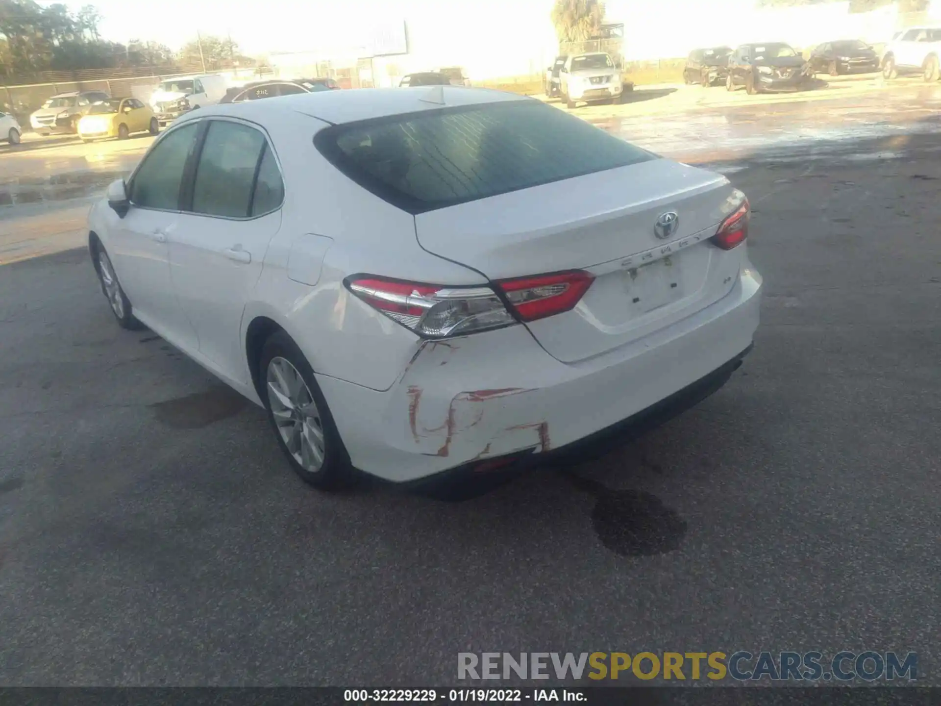 3 Photograph of a damaged car 4T1C11AK0LU359437 TOYOTA CAMRY 2020