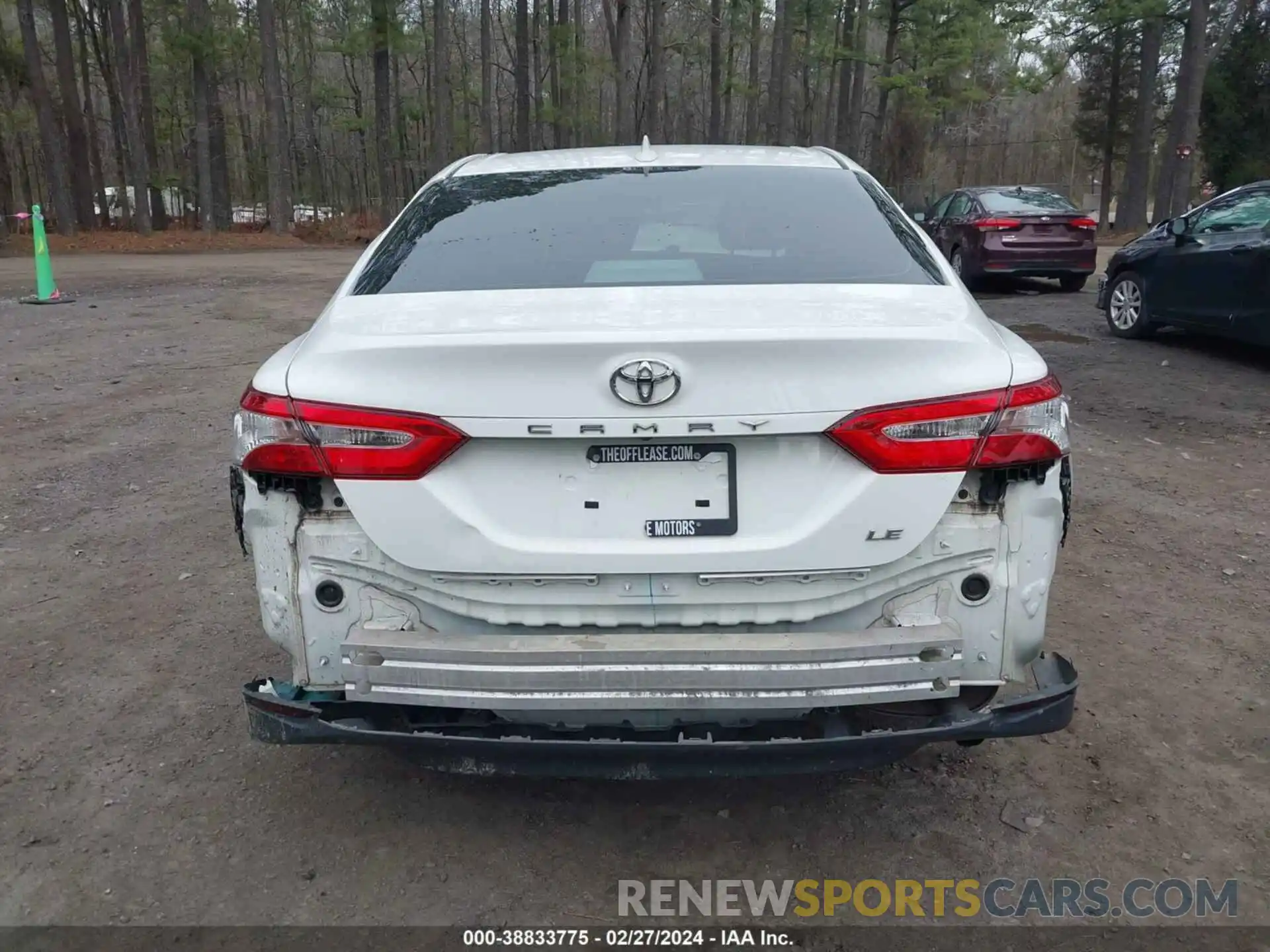 16 Photograph of a damaged car 4T1C11AK0LU362385 TOYOTA CAMRY 2020