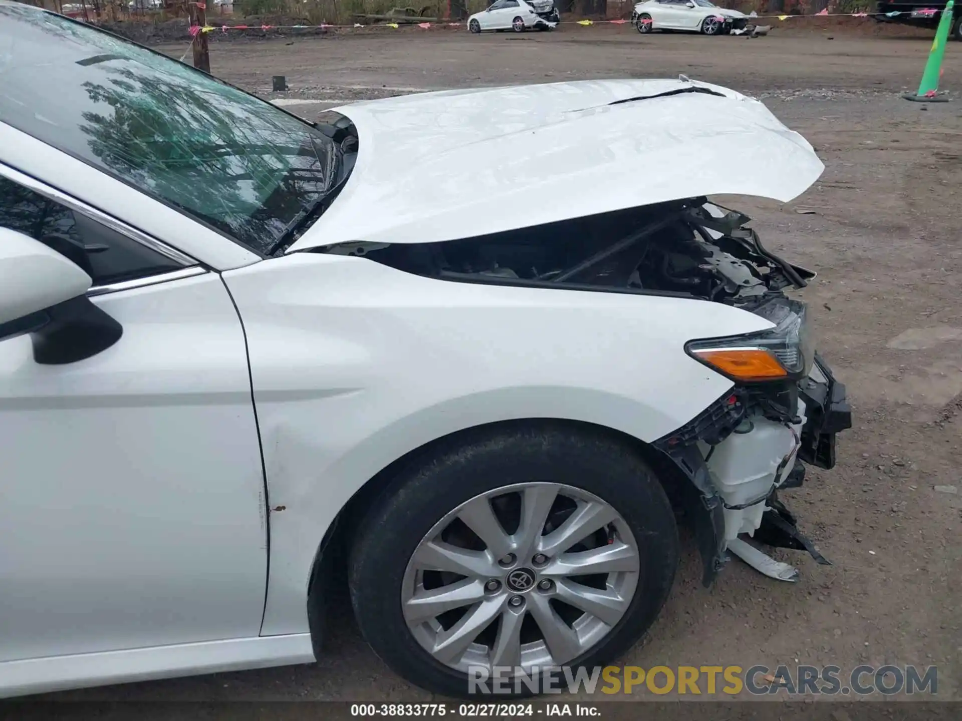 6 Photograph of a damaged car 4T1C11AK0LU362385 TOYOTA CAMRY 2020