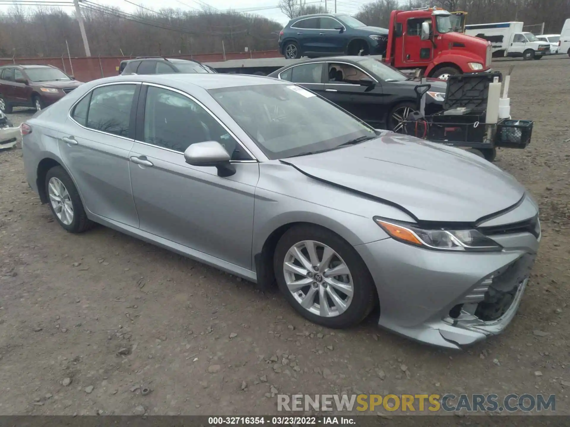 1 Photograph of a damaged car 4T1C11AK0LU365822 TOYOTA CAMRY 2020