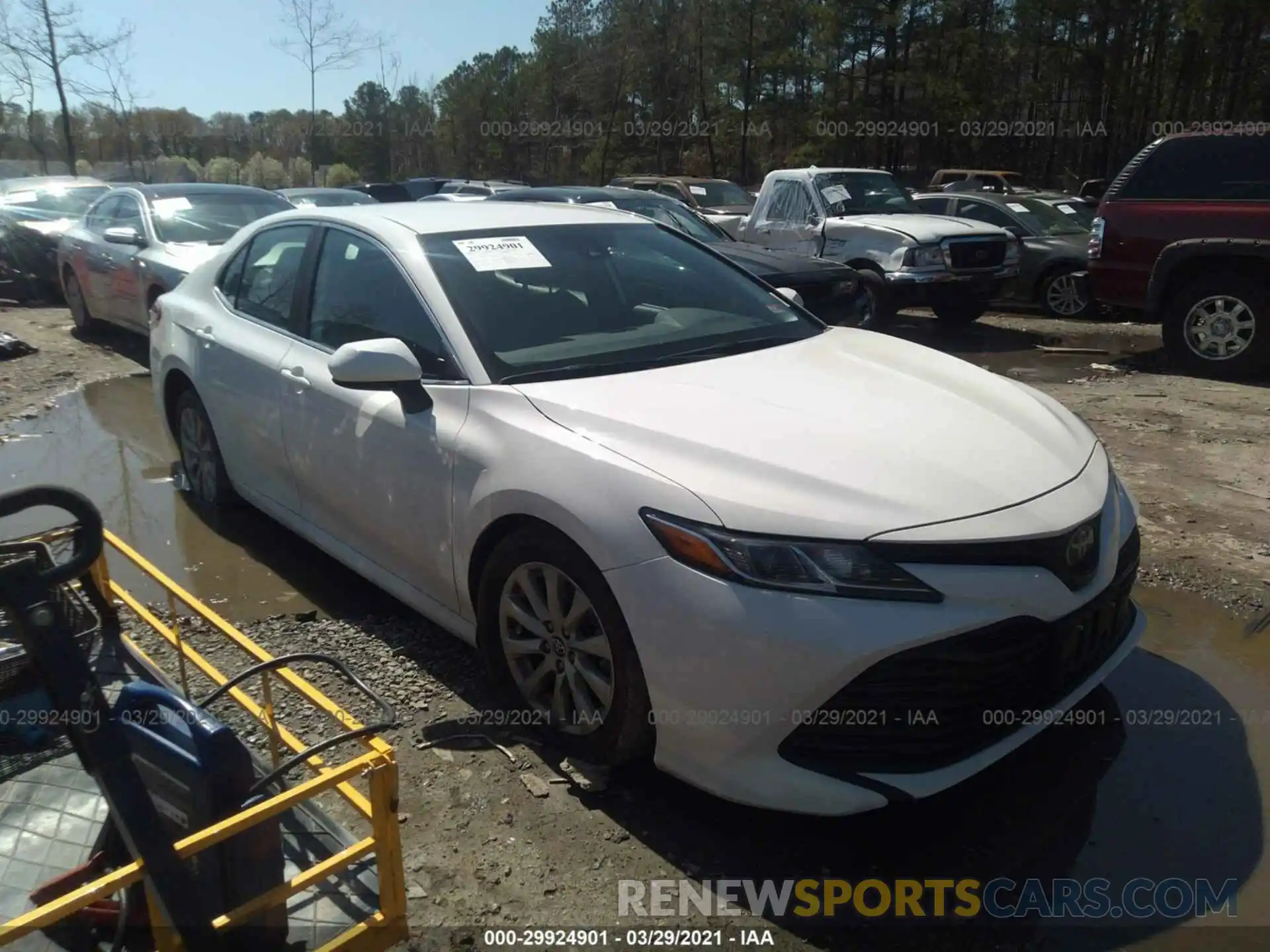 1 Photograph of a damaged car 4T1C11AK0LU369160 TOYOTA CAMRY 2020