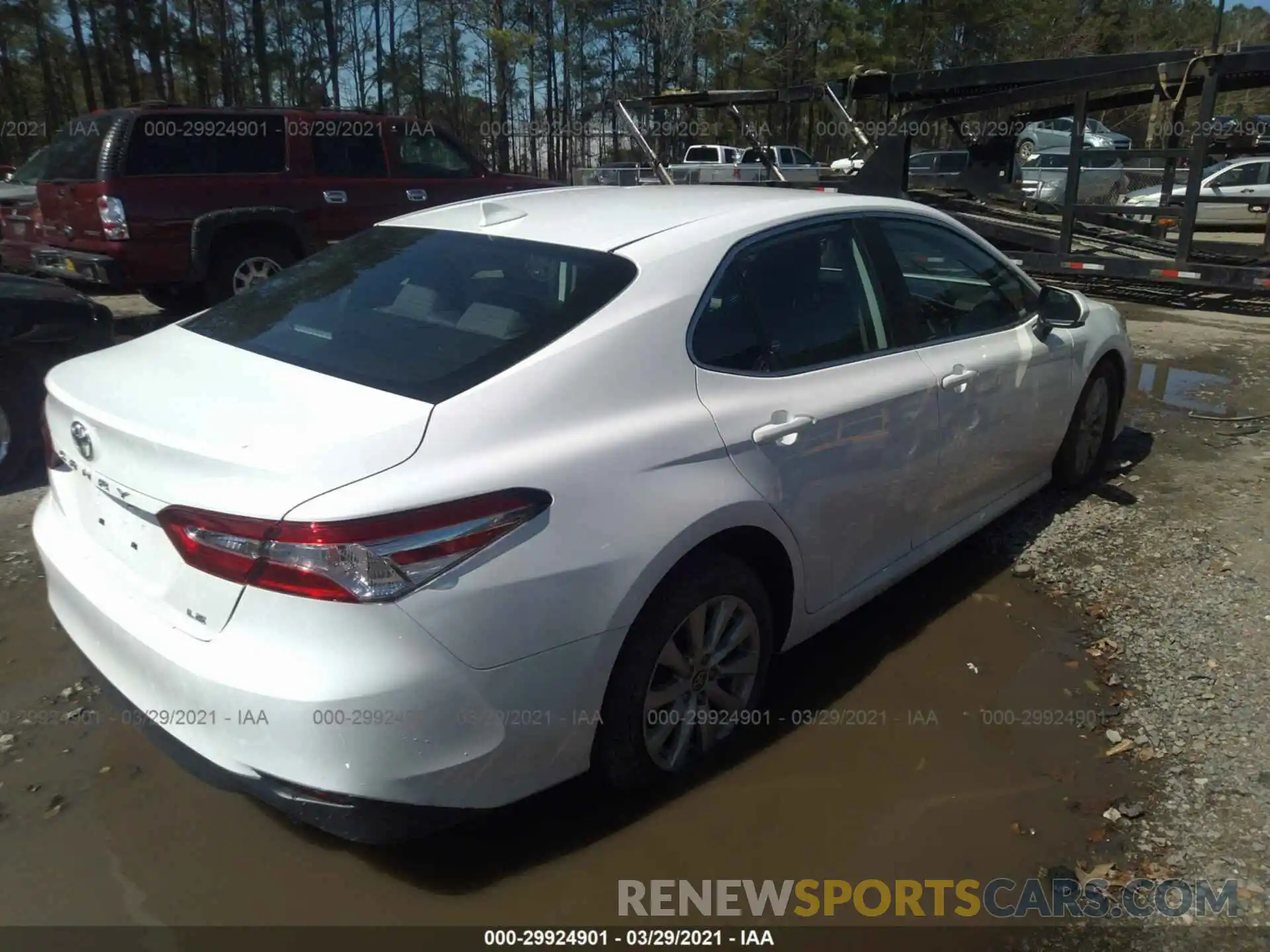 4 Photograph of a damaged car 4T1C11AK0LU369160 TOYOTA CAMRY 2020