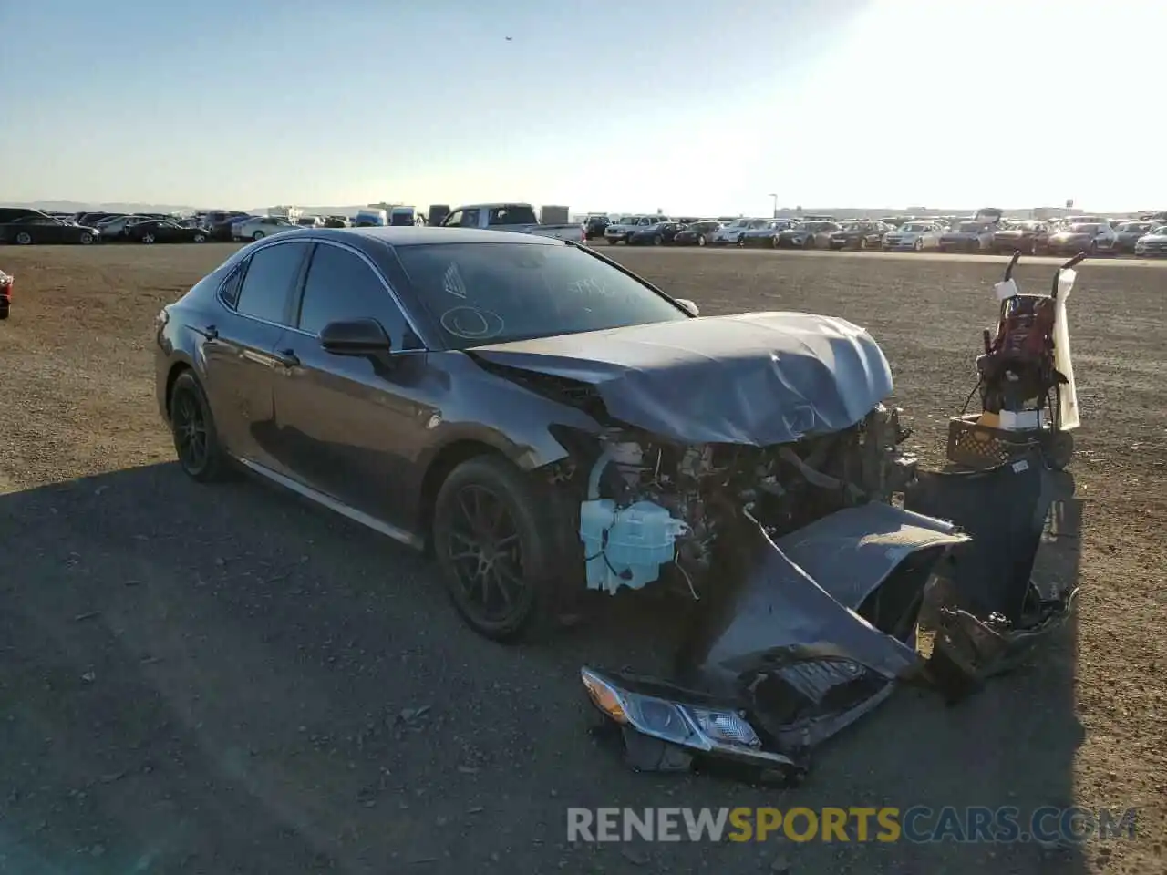 1 Photograph of a damaged car 4T1C11AK0LU370941 TOYOTA CAMRY 2020