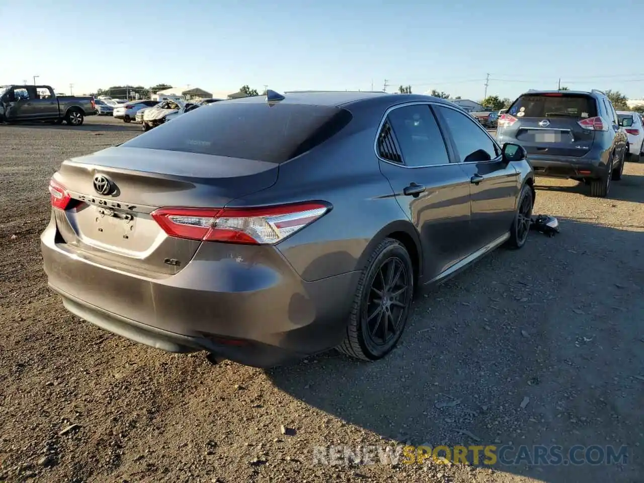 4 Photograph of a damaged car 4T1C11AK0LU370941 TOYOTA CAMRY 2020