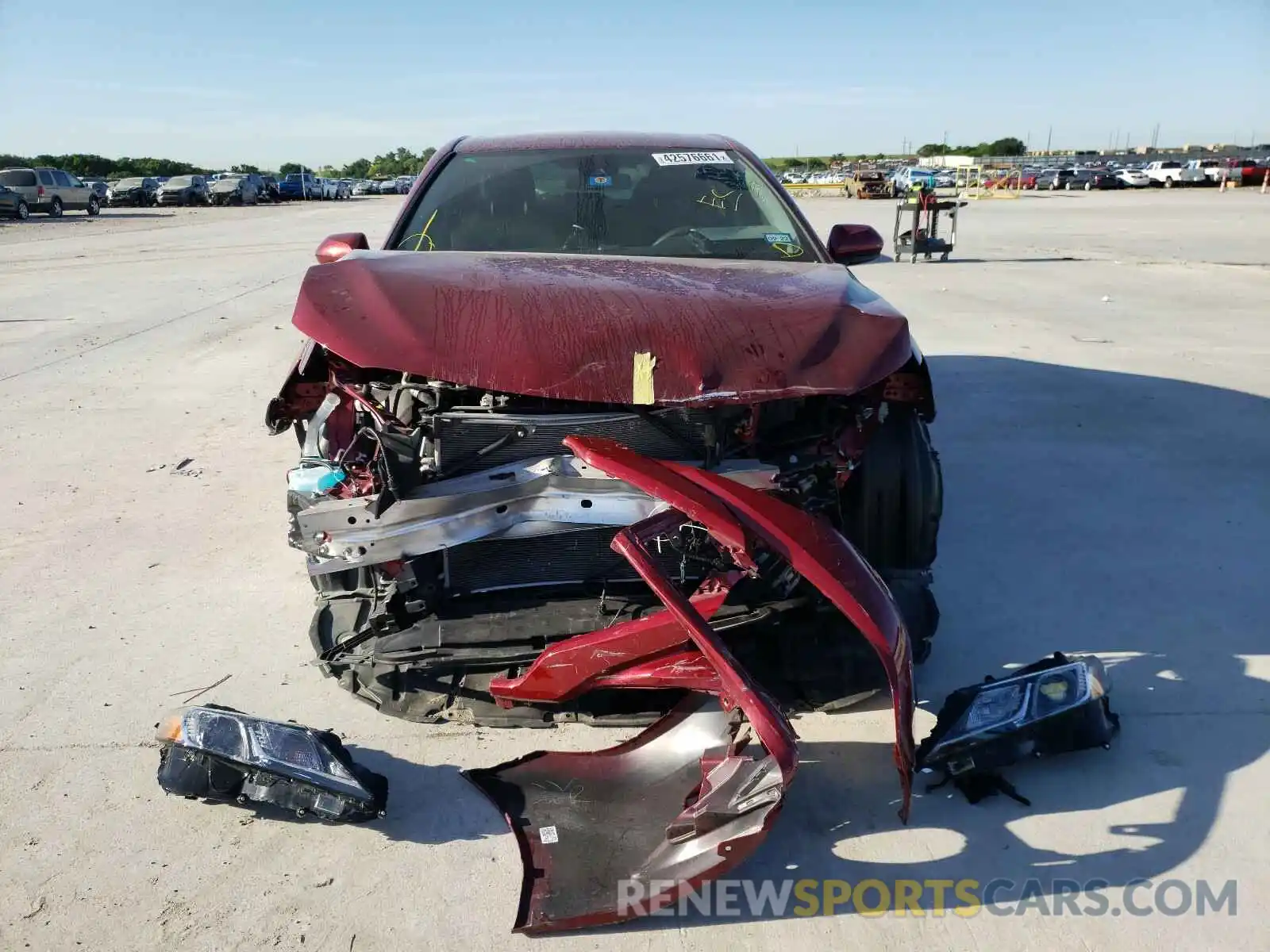 9 Photograph of a damaged car 4T1C11AK0LU371961 TOYOTA CAMRY 2020