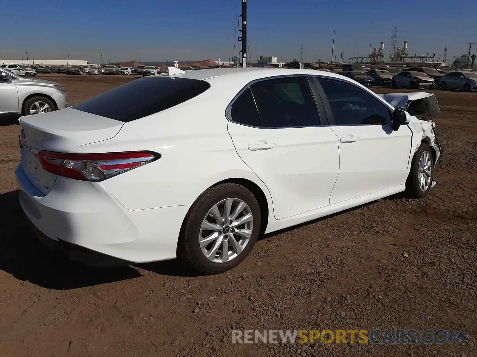 4 Photograph of a damaged car 4T1C11AK0LU377985 TOYOTA CAMRY 2020