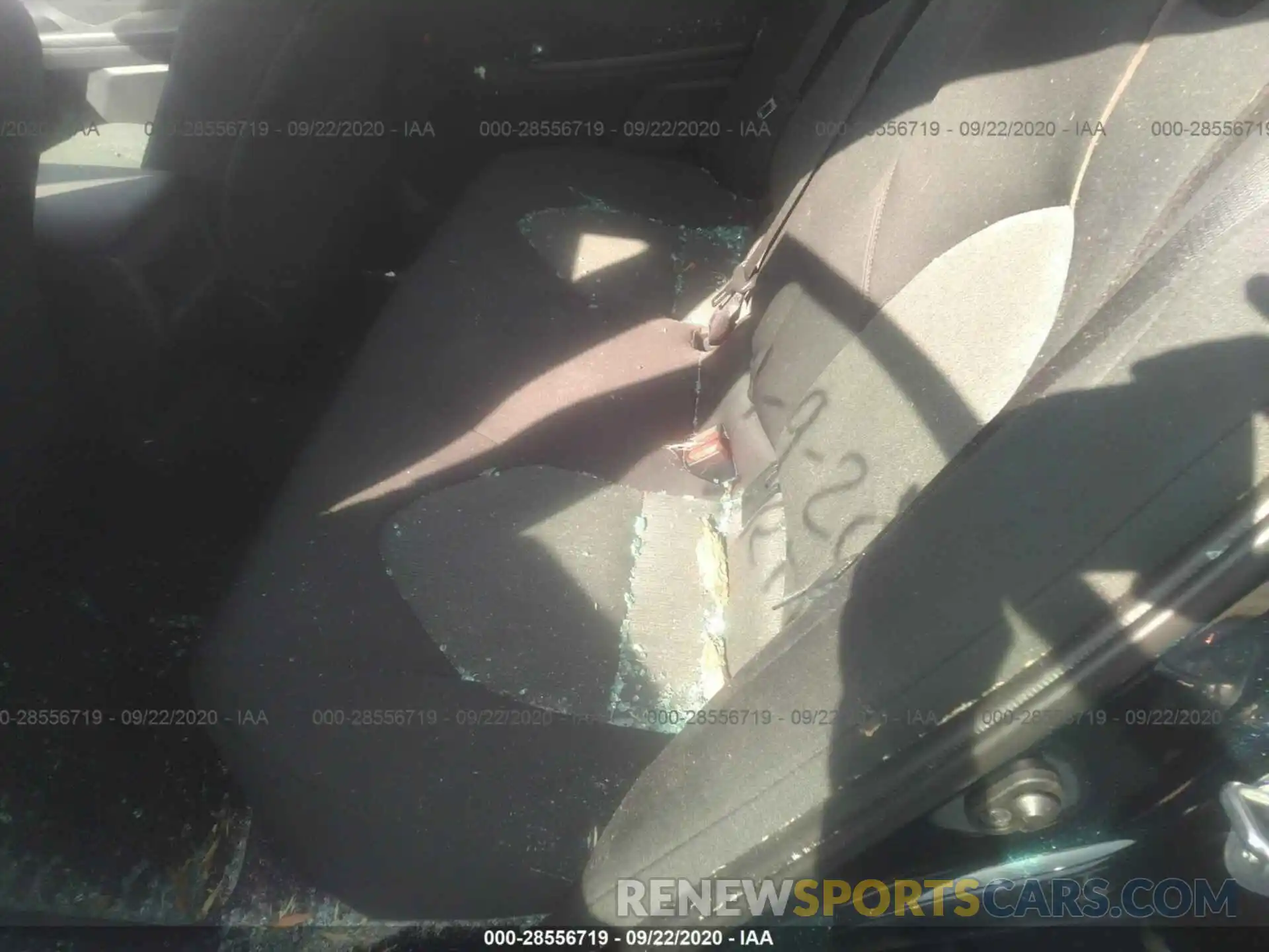 8 Photograph of a damaged car 4T1C11AK0LU387674 TOYOTA CAMRY 2020