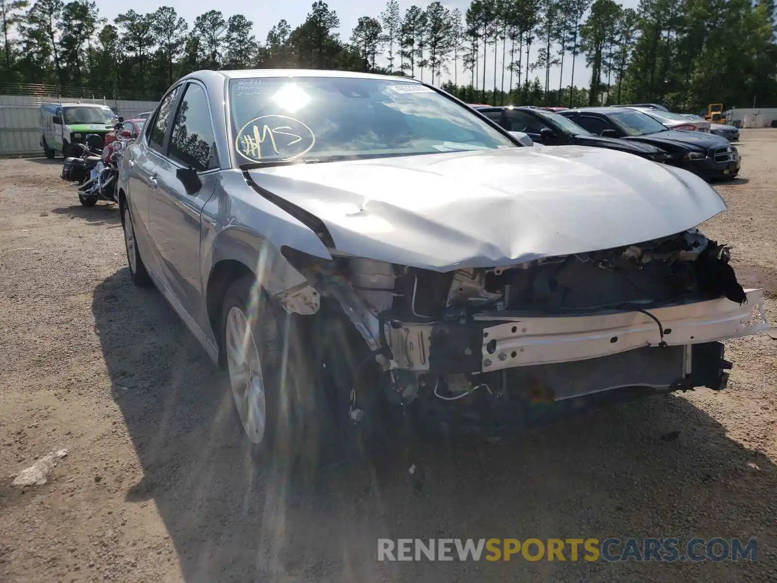 1 Photograph of a damaged car 4T1C11AK0LU402125 TOYOTA CAMRY 2020