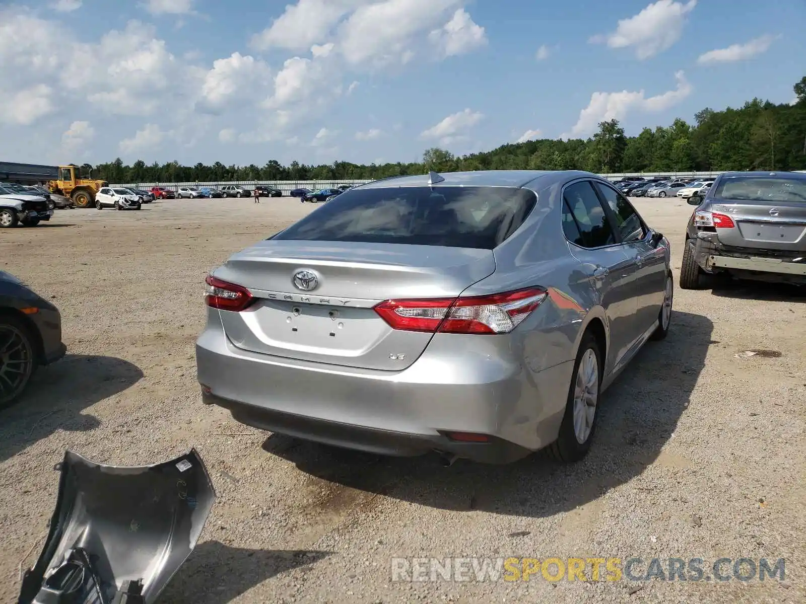 4 Photograph of a damaged car 4T1C11AK0LU402125 TOYOTA CAMRY 2020