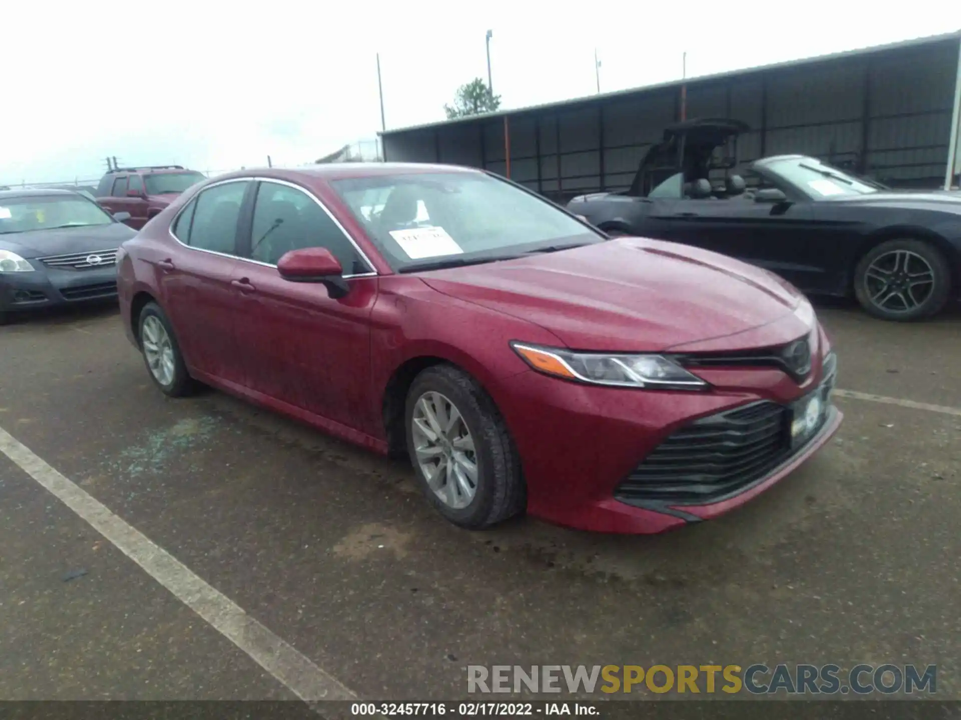 1 Photograph of a damaged car 4T1C11AK0LU510082 TOYOTA CAMRY 2020