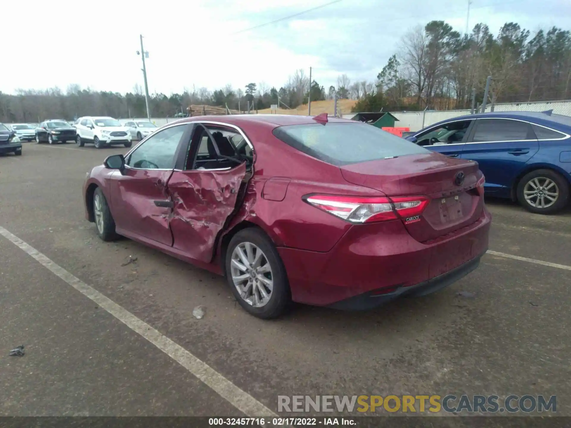 3 Photograph of a damaged car 4T1C11AK0LU510082 TOYOTA CAMRY 2020