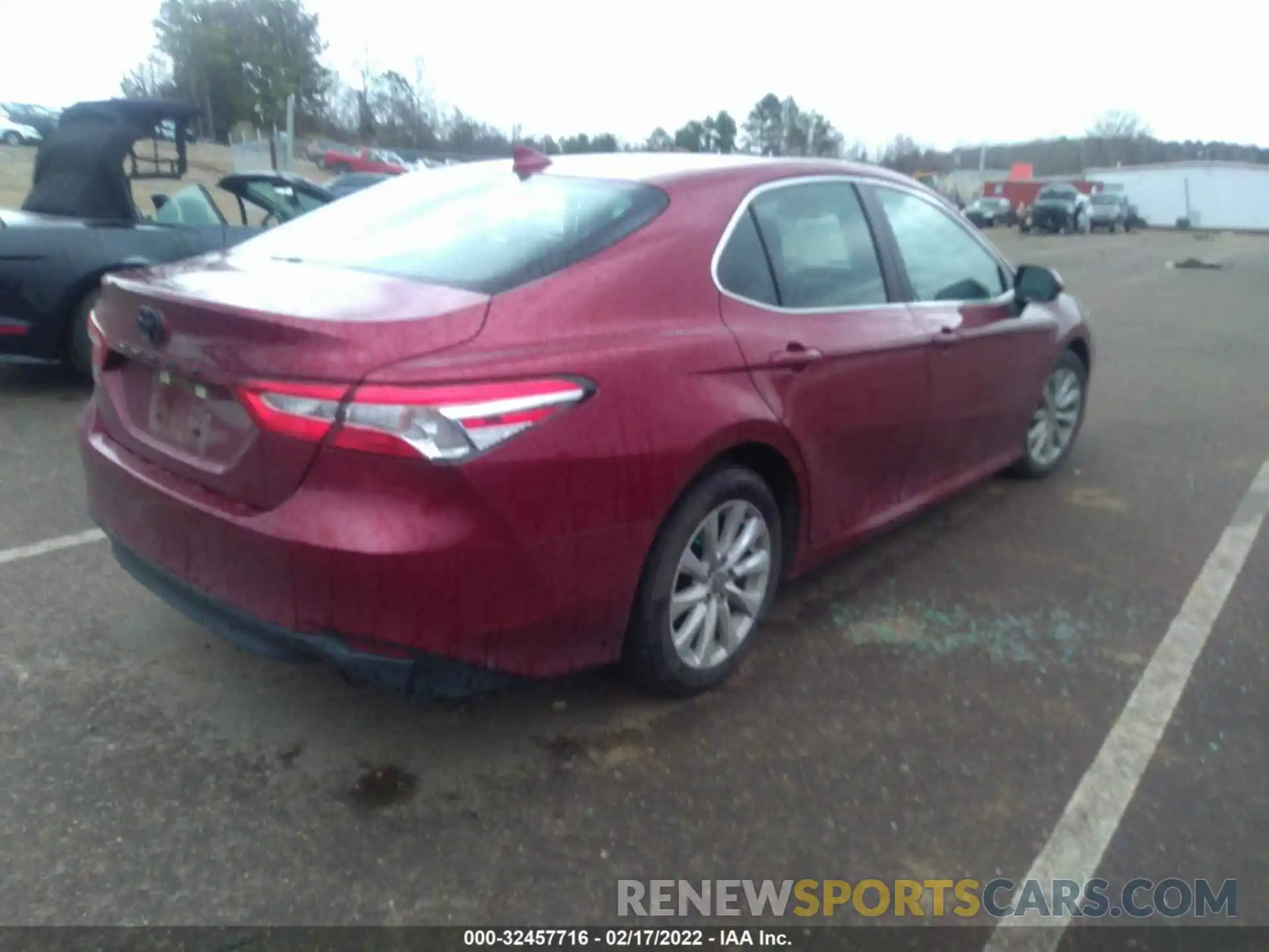 4 Photograph of a damaged car 4T1C11AK0LU510082 TOYOTA CAMRY 2020