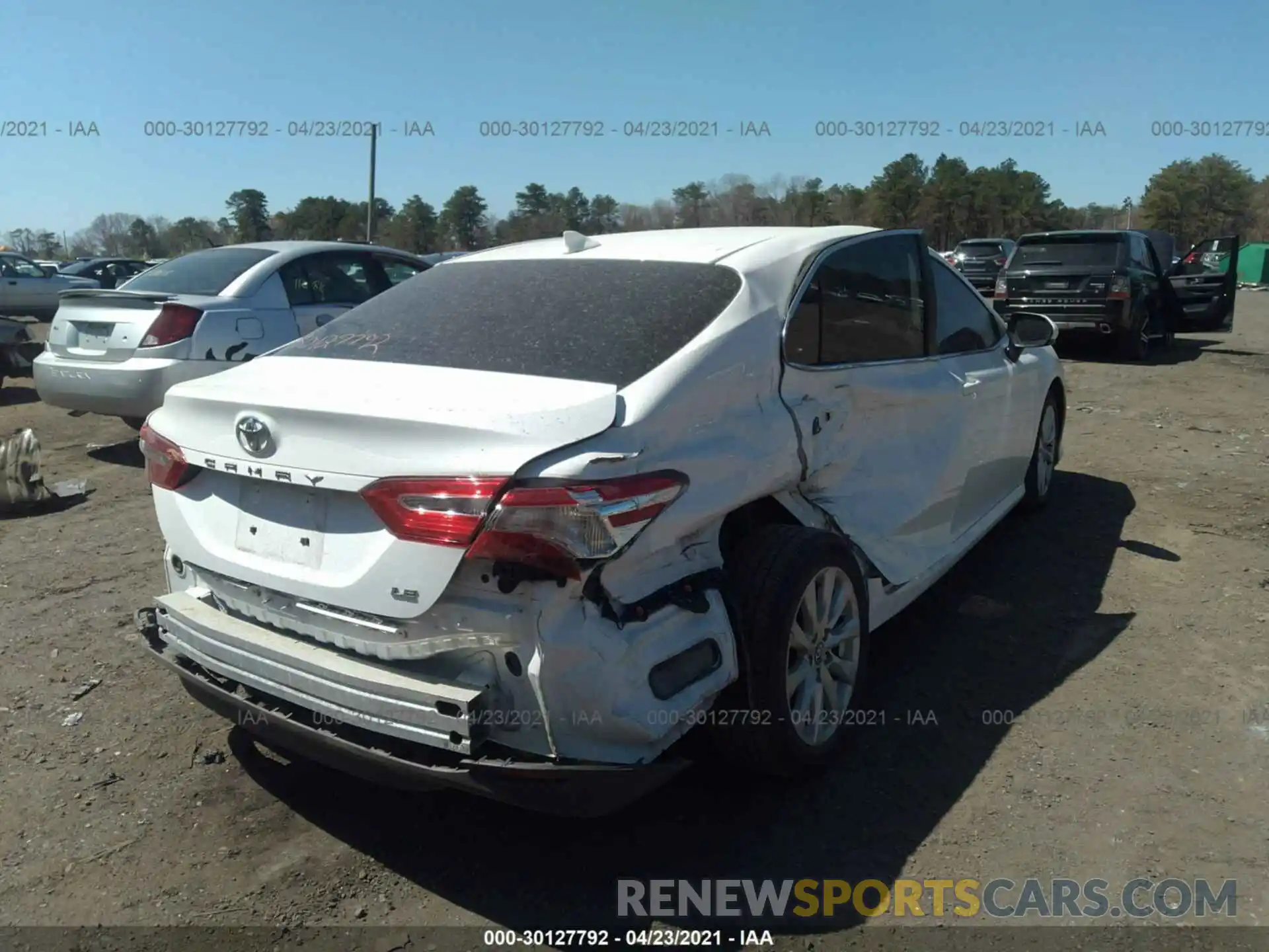 4 Photograph of a damaged car 4T1C11AK0LU866192 TOYOTA CAMRY 2020